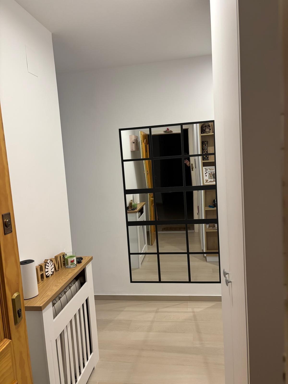 For sale - 3 Bedroom 2 Bathroom Apartment in Torrevieja - Centro  - Alicante
