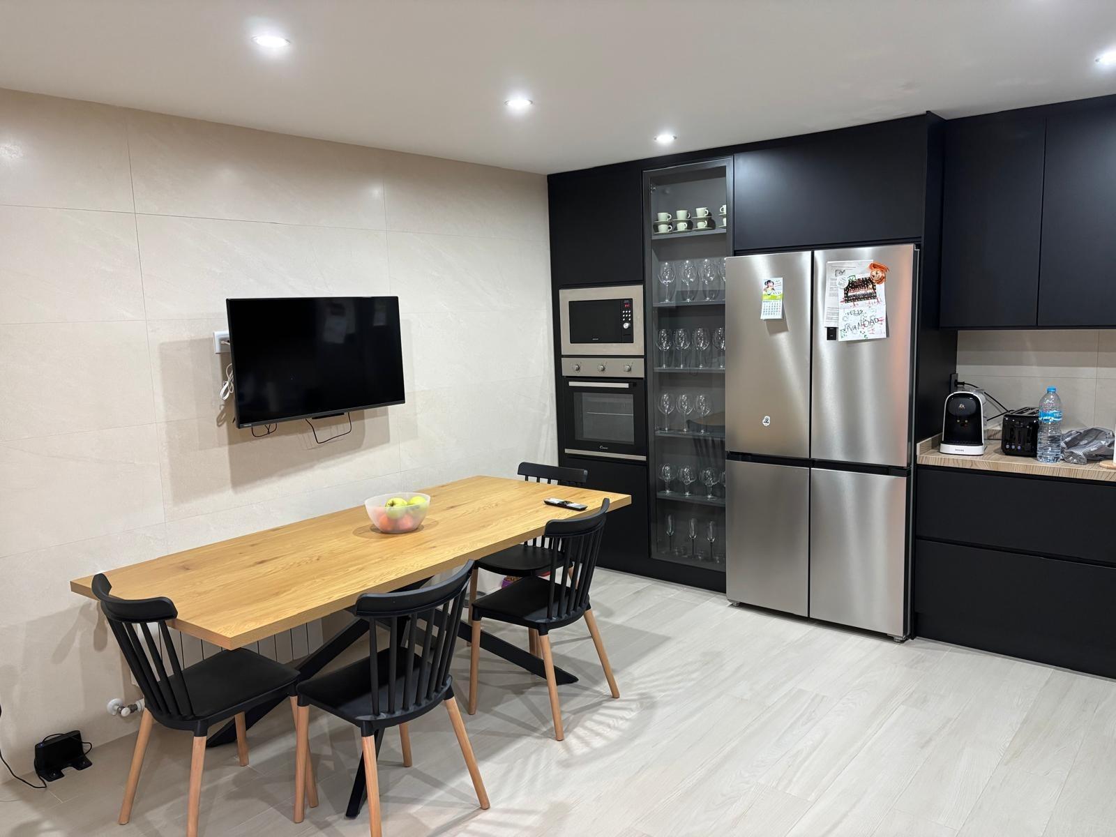 For sale - 3 Bedroom 2 Bathroom Apartment in Torrevieja - Centro  - Alicante