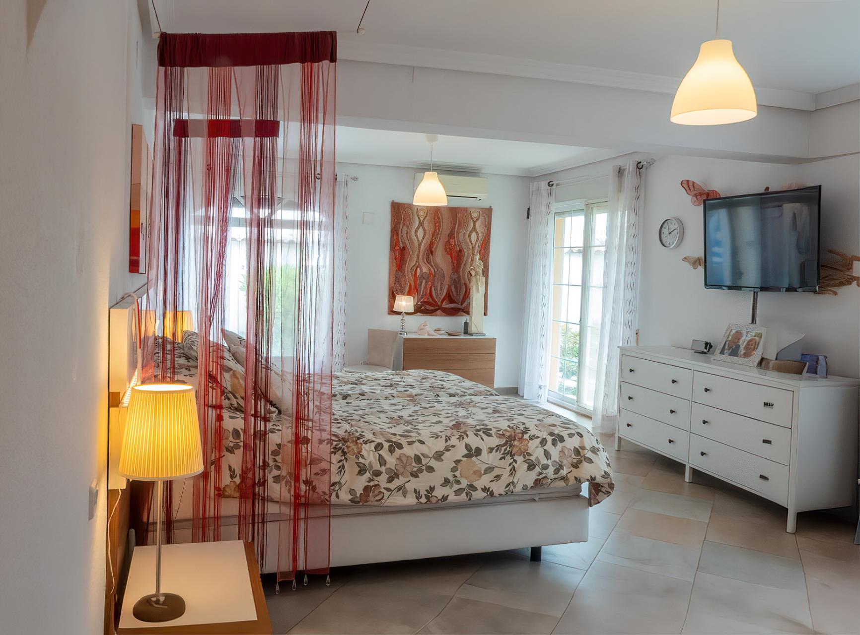 For sale - 3 Bedroom 3 Bathroom Villa in Torrevieja - Costa Blanca  - Alicante