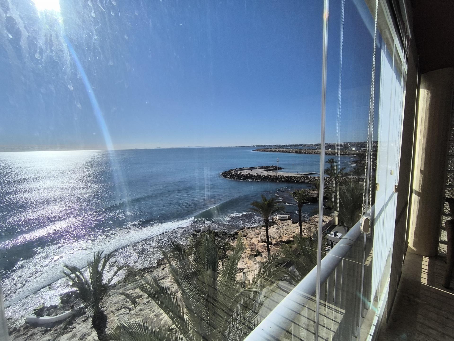 For sale - 3 Bedroom 2 Bathroom Apartment in Torrevieja - Las Piscinas Naturales  - Alicante