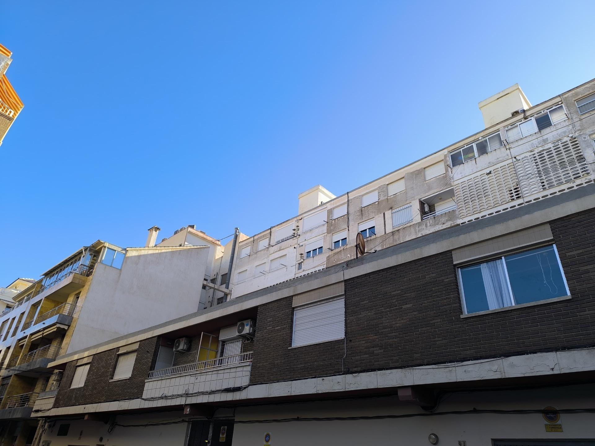 For sale - 3 Bedroom 2 Bathroom Apartment in Torrevieja - Las Piscinas Naturales  - Alicante