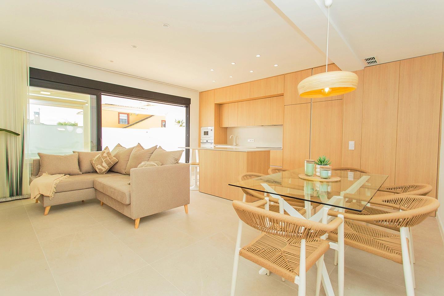 For sale - 2 Bedroom 2 Bathroom Town House in Torrevieja - La Siesta  - Alicante