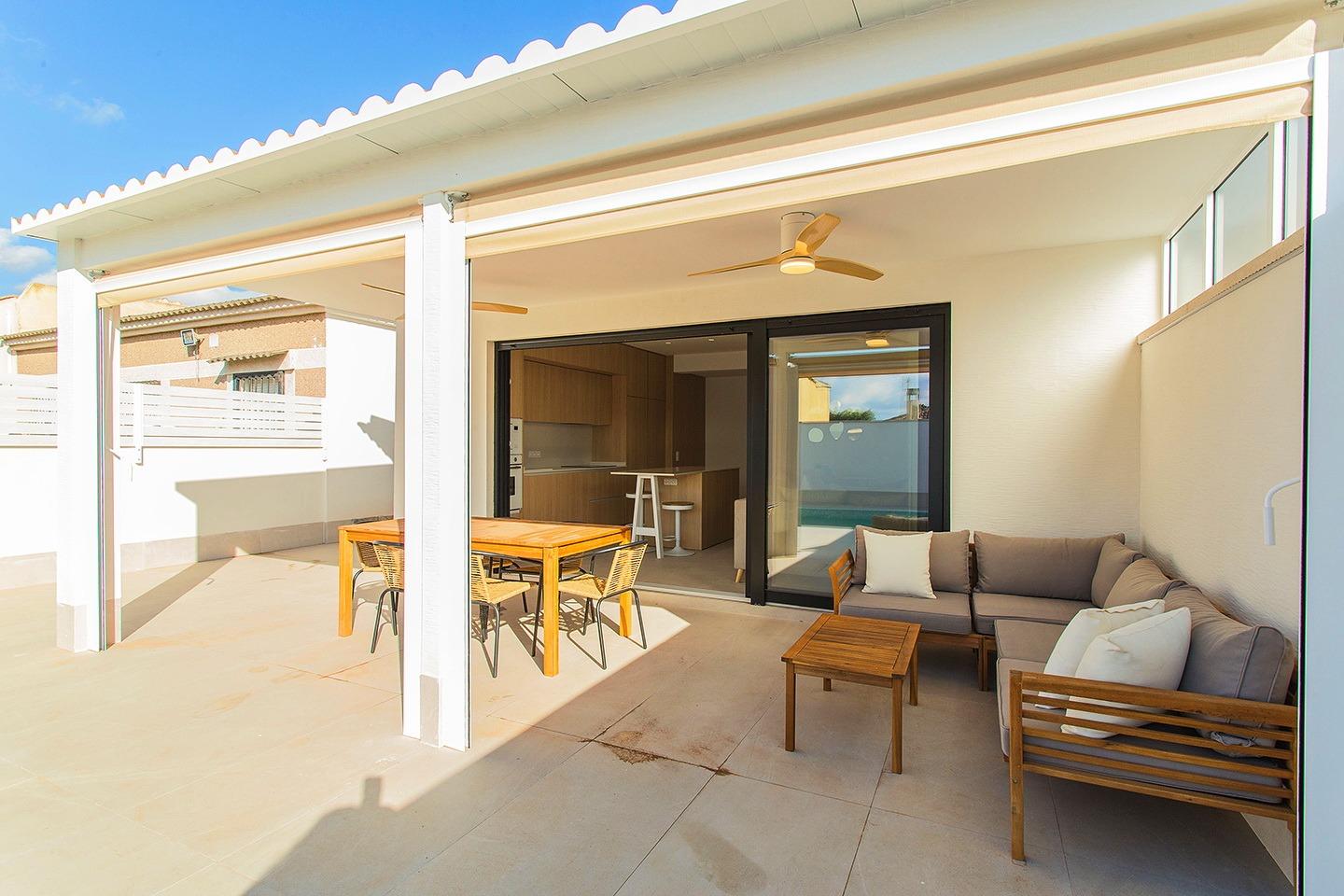 For sale - 2 Bedroom 2 Bathroom Town House in Torrevieja - La Siesta  - Alicante