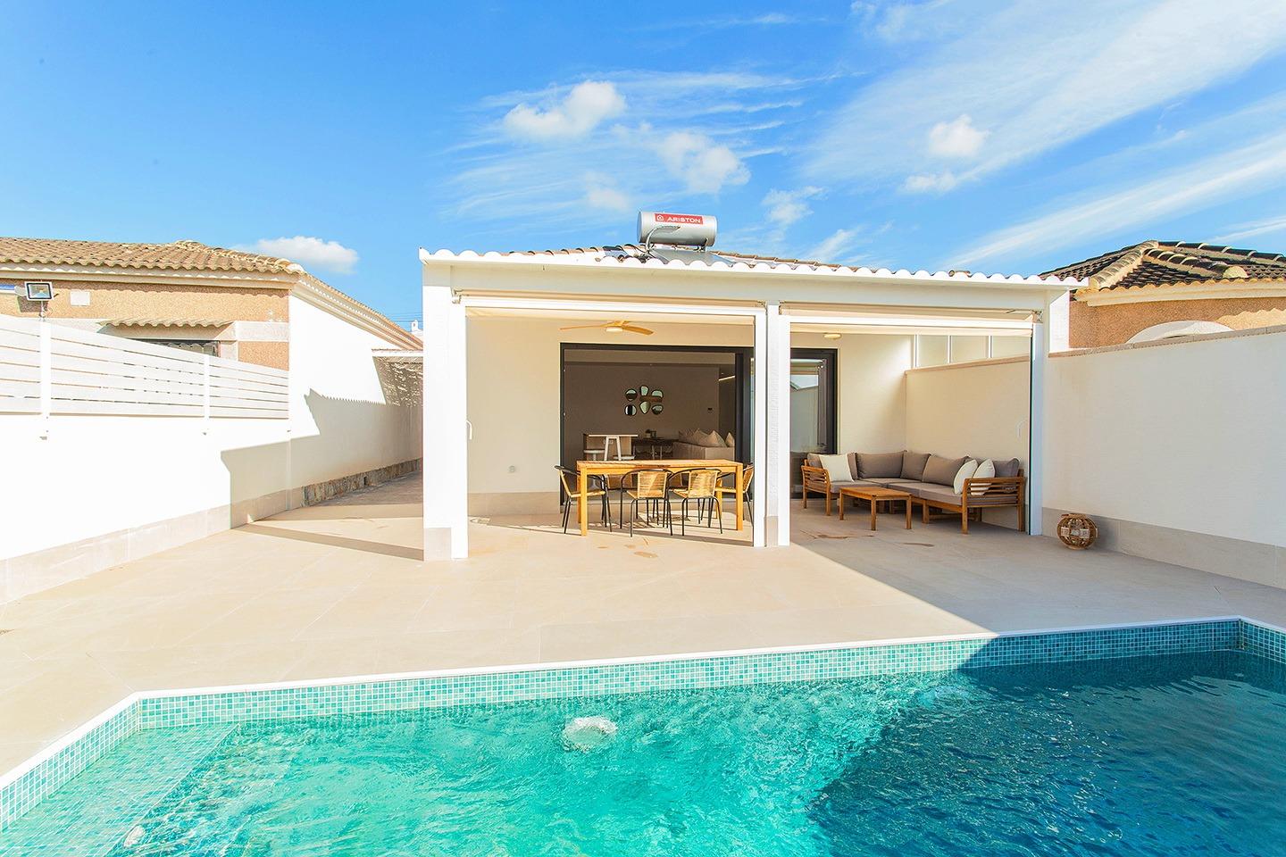 For sale - 2 Bedroom 2 Bathroom Town House in Torrevieja - La Siesta  - Alicante