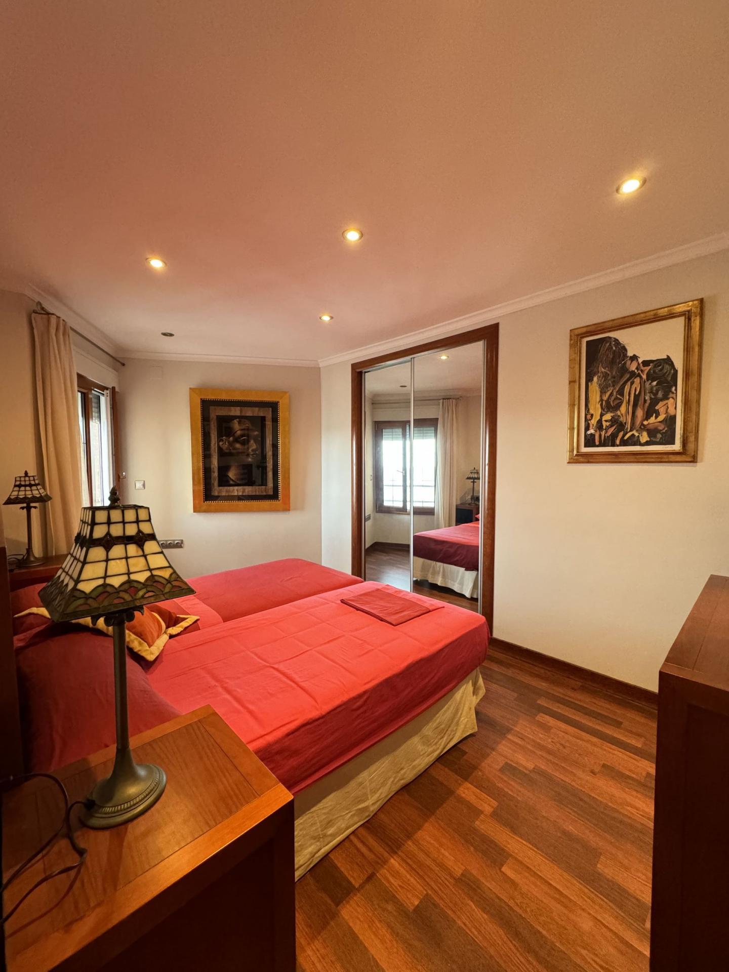 For sale - 3 Bedroom 2 Bathroom Apartment in Torrevieja - Playa Del Cura  - Alicante