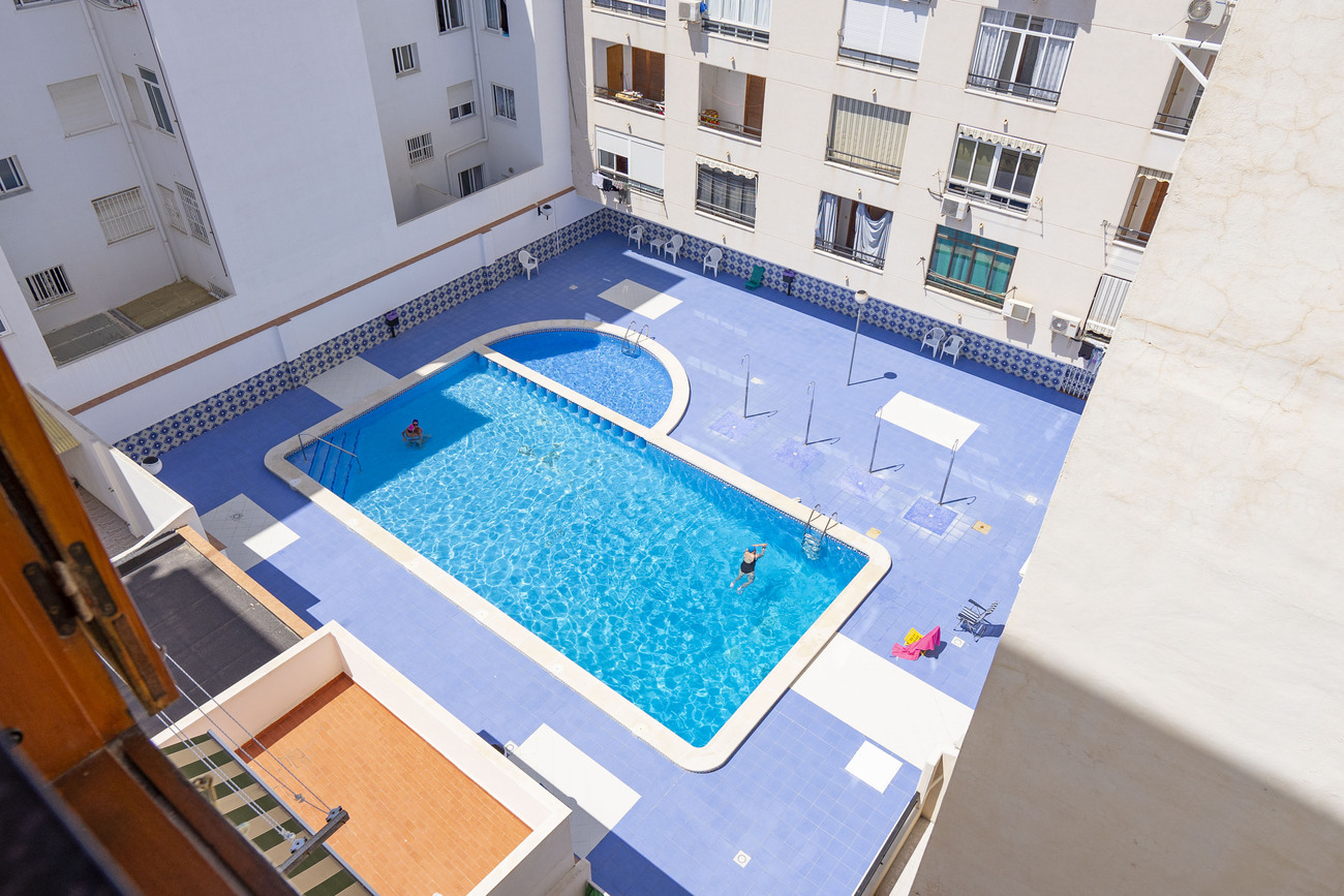 For sale - 7 Bedroom 4 Bathroom Penthouse Penthouse in Torrevieja - Playa Del Cura  - Alicante