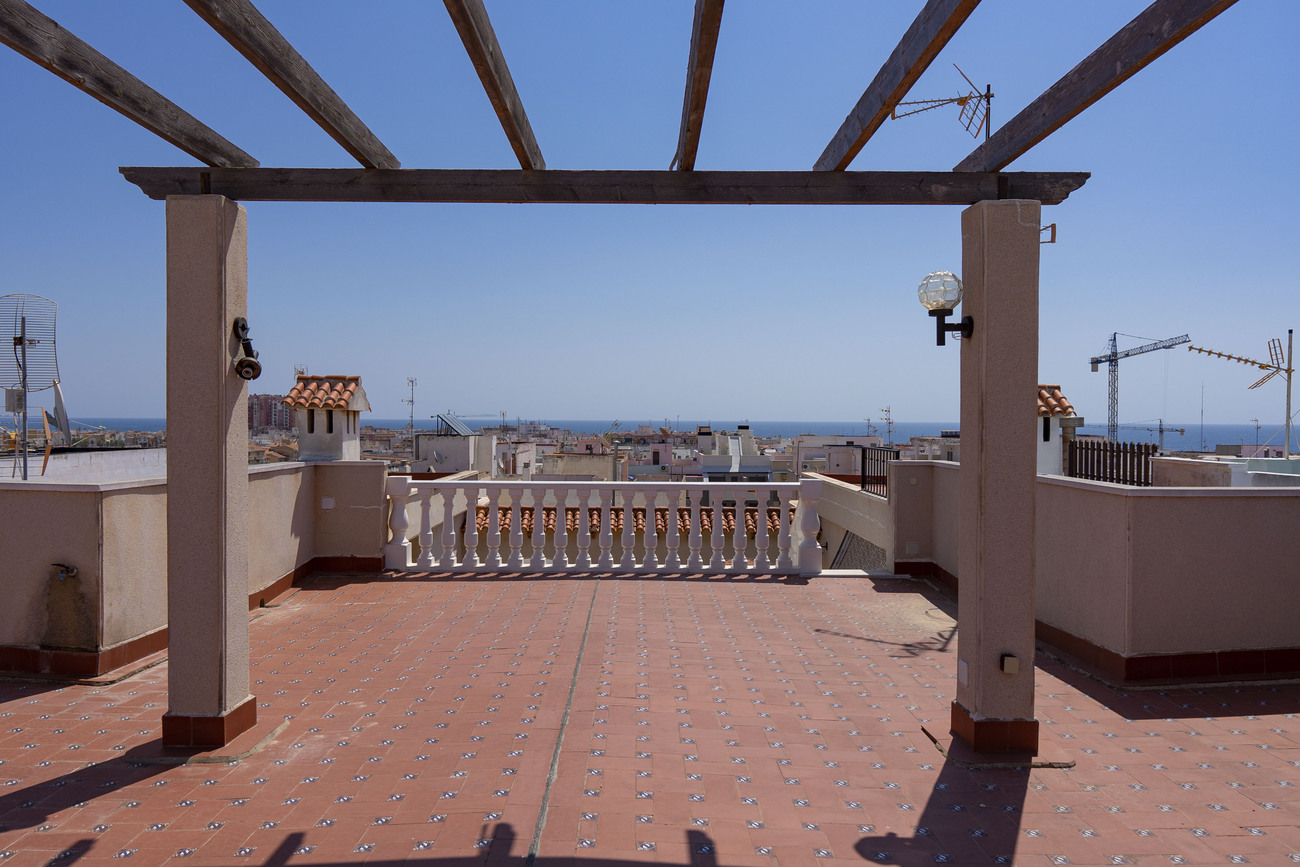For sale - 7 Bedroom 4 Bathroom Penthouse Penthouse in Torrevieja - Playa Del Cura  - Alicante