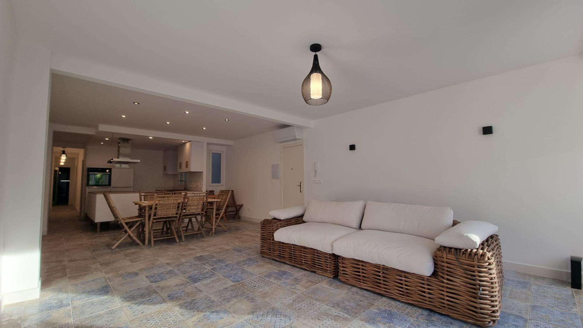 For sale - 2 Bedroom 1 Bathroom Apartment in Torrevieja - Torrevieja  - Alicante
