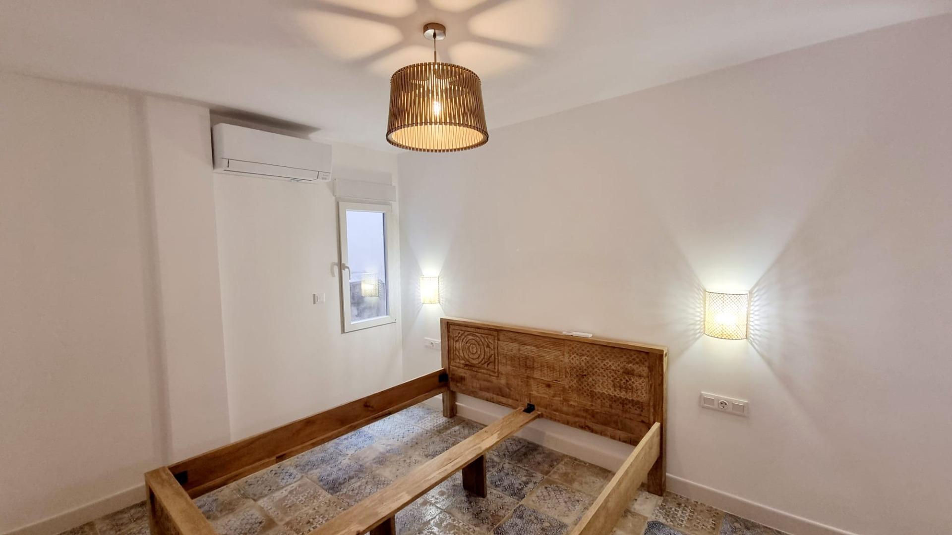 For sale - 2 Bedroom 1 Bathroom Apartment in Torrevieja - Torrevieja  - Alicante
