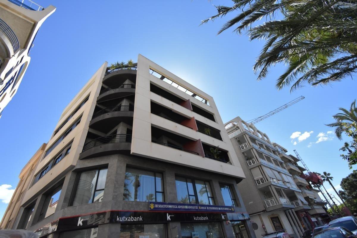 For sale - 3 Bedroom 2 Bathroom Apartment in Torrevieja - Centro - Muelle Pesquero  - Alicante