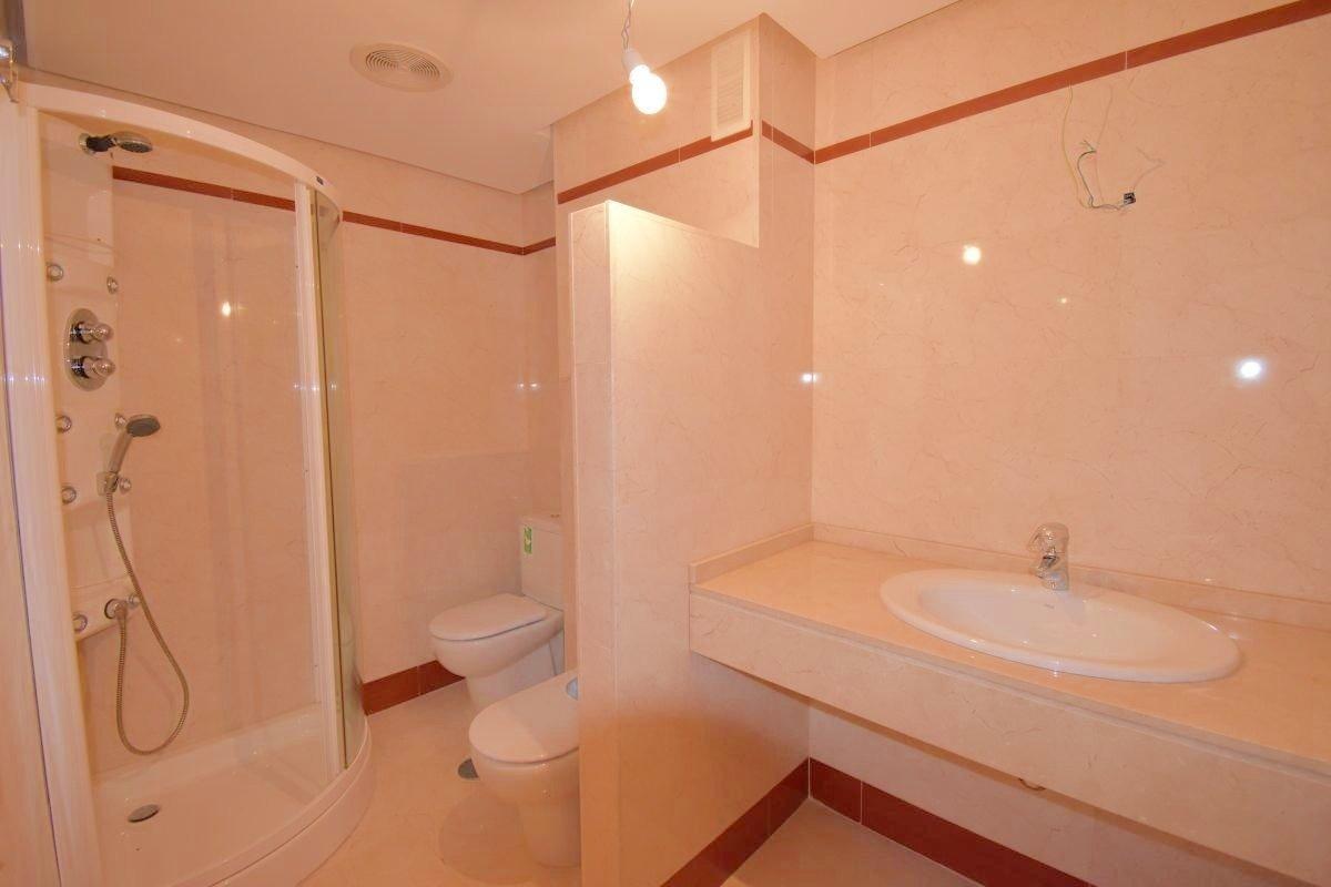 For sale - 3 Bedroom 2 Bathroom Apartment in Torrevieja - Centro - Muelle Pesquero  - Alicante