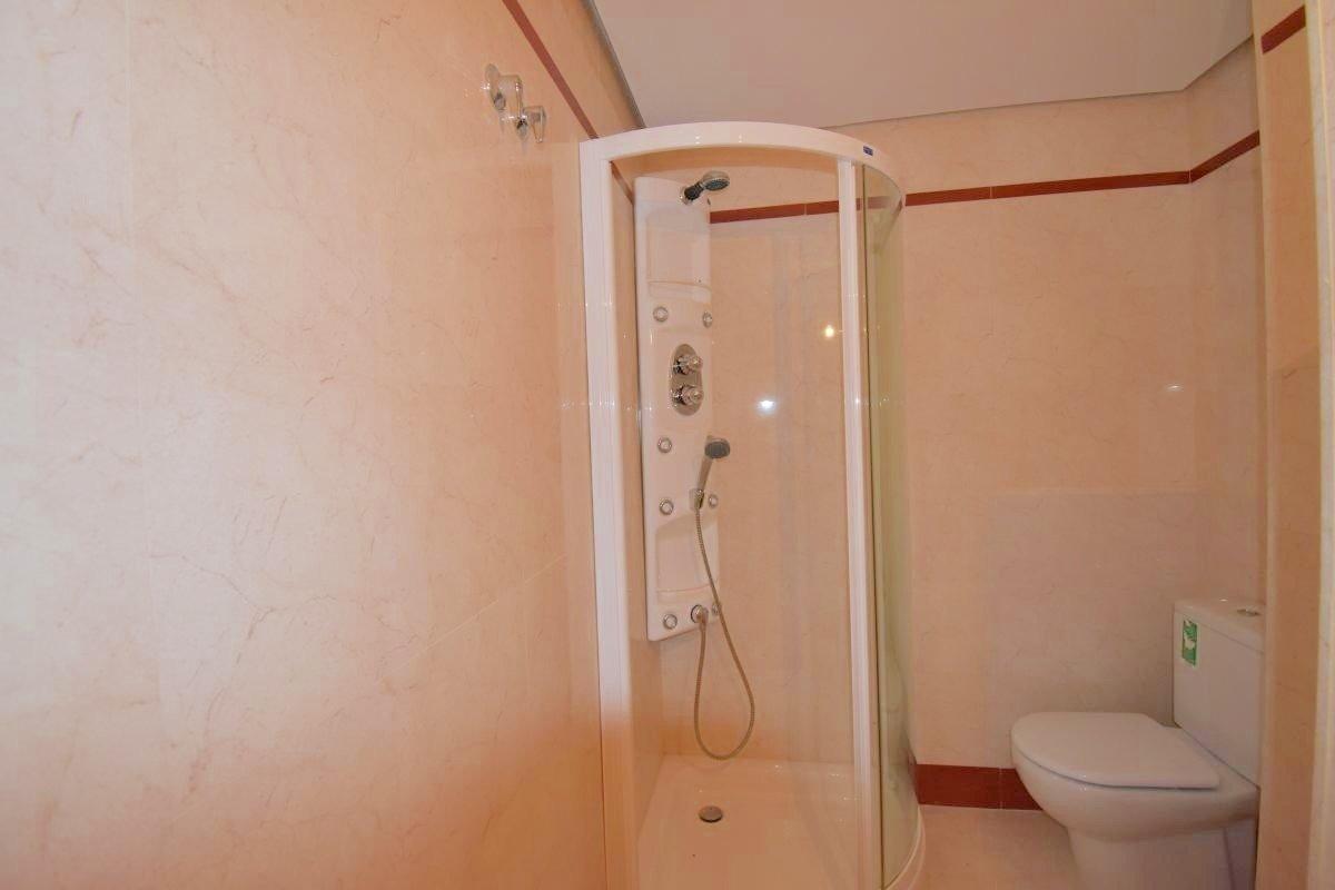 For sale - 3 Bedroom 2 Bathroom Apartment in Torrevieja - Centro - Muelle Pesquero  - Alicante
