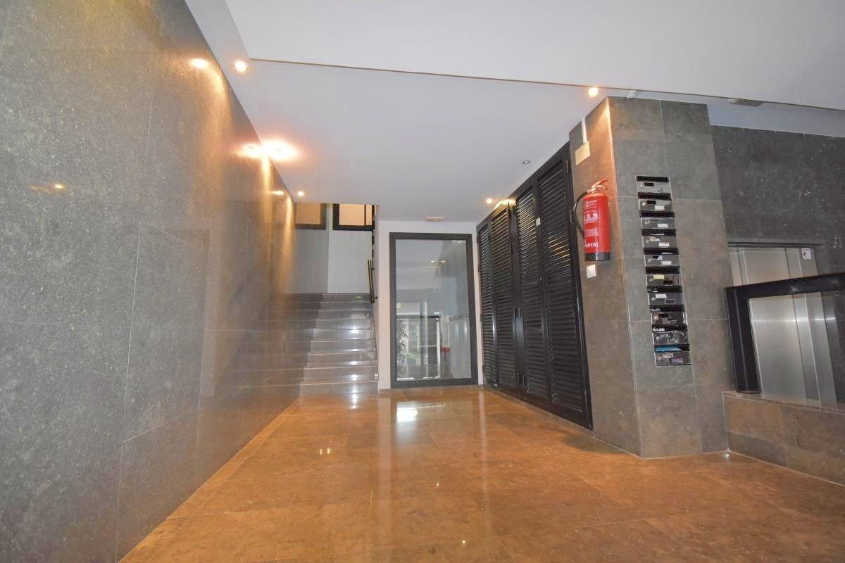 For sale - 3 Bedroom 2 Bathroom Apartment in Torrevieja - Centro - Muelle Pesquero  - Alicante