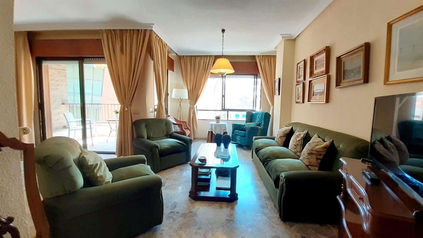 For sale - 4 Bedroom 2 Bathroom Apartment in Torrevieja - Torrevieja  - Alicante