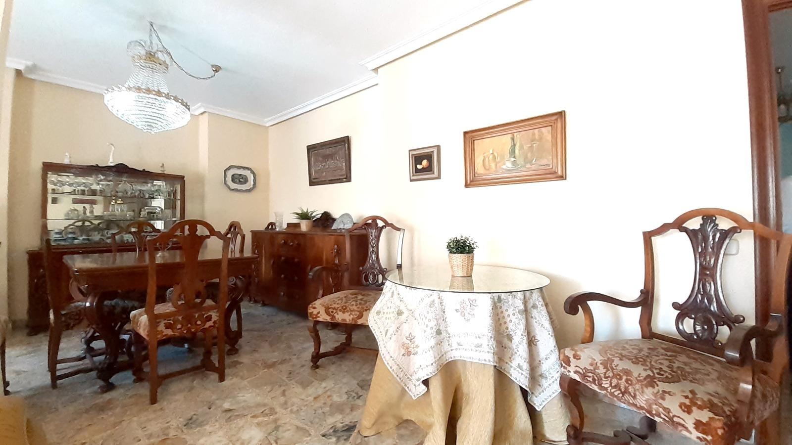 For sale - 4 Bedroom 2 Bathroom Apartment in Torrevieja - Torrevieja  - Alicante