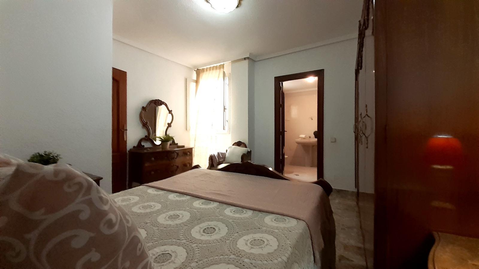 For sale - 4 Bedroom 2 Bathroom Apartment in Torrevieja - Torrevieja  - Alicante