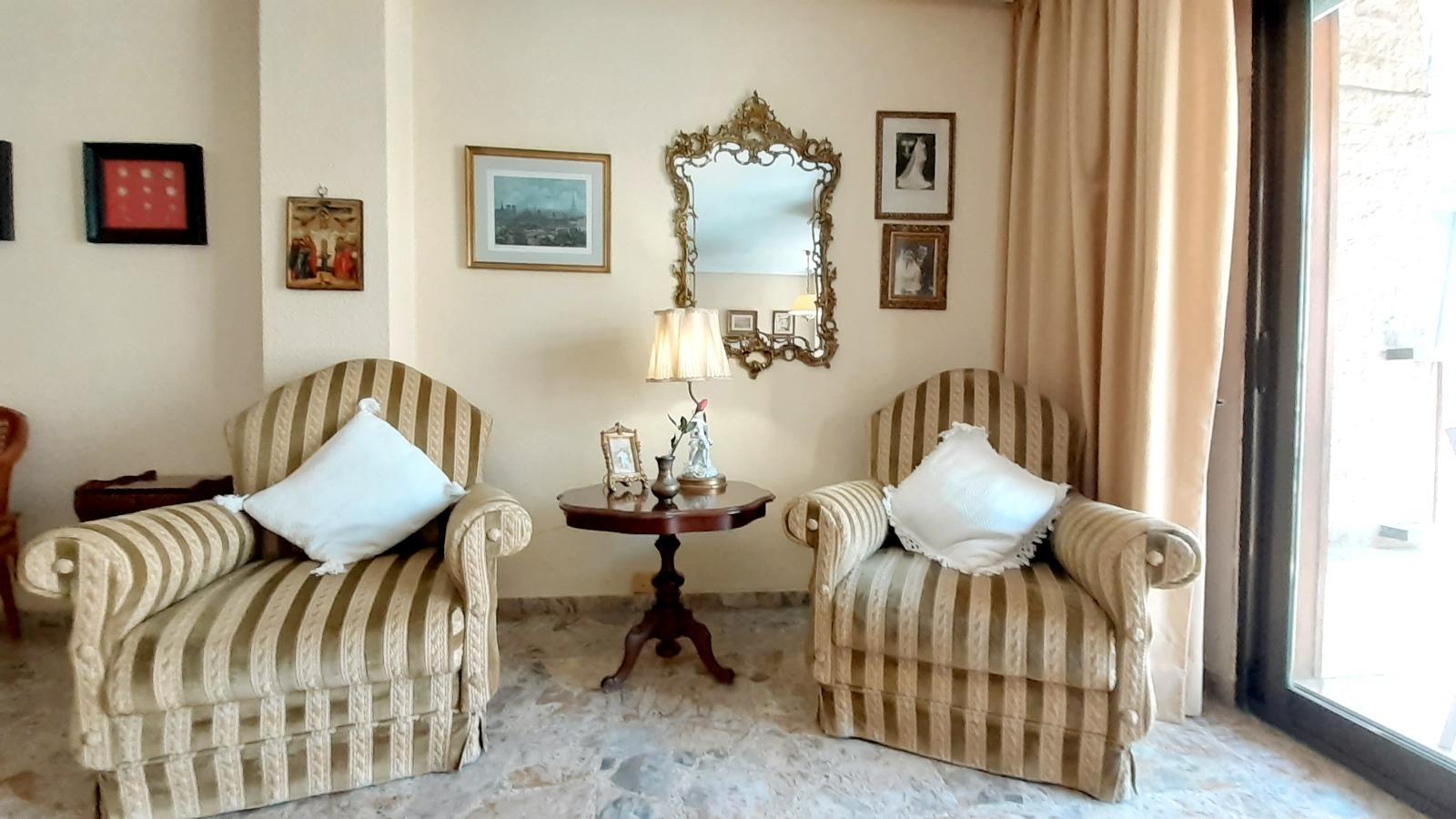 For sale - 4 Bedroom 2 Bathroom Apartment in Torrevieja - Torrevieja  - Alicante