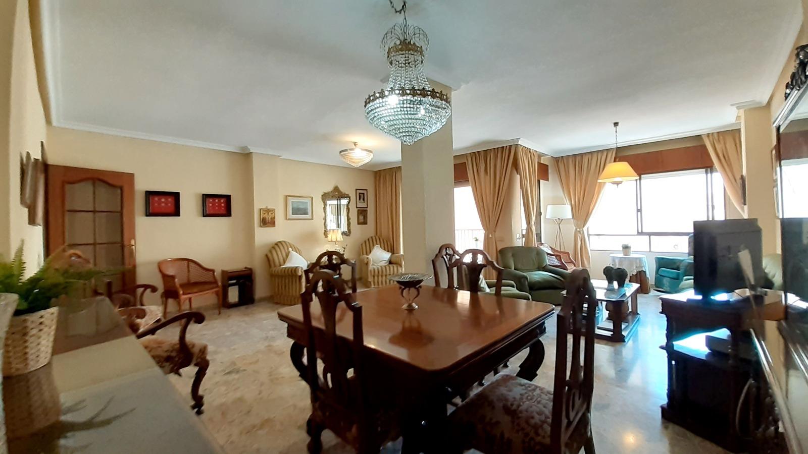For sale - 4 Bedroom 2 Bathroom Apartment in Torrevieja - Torrevieja  - Alicante