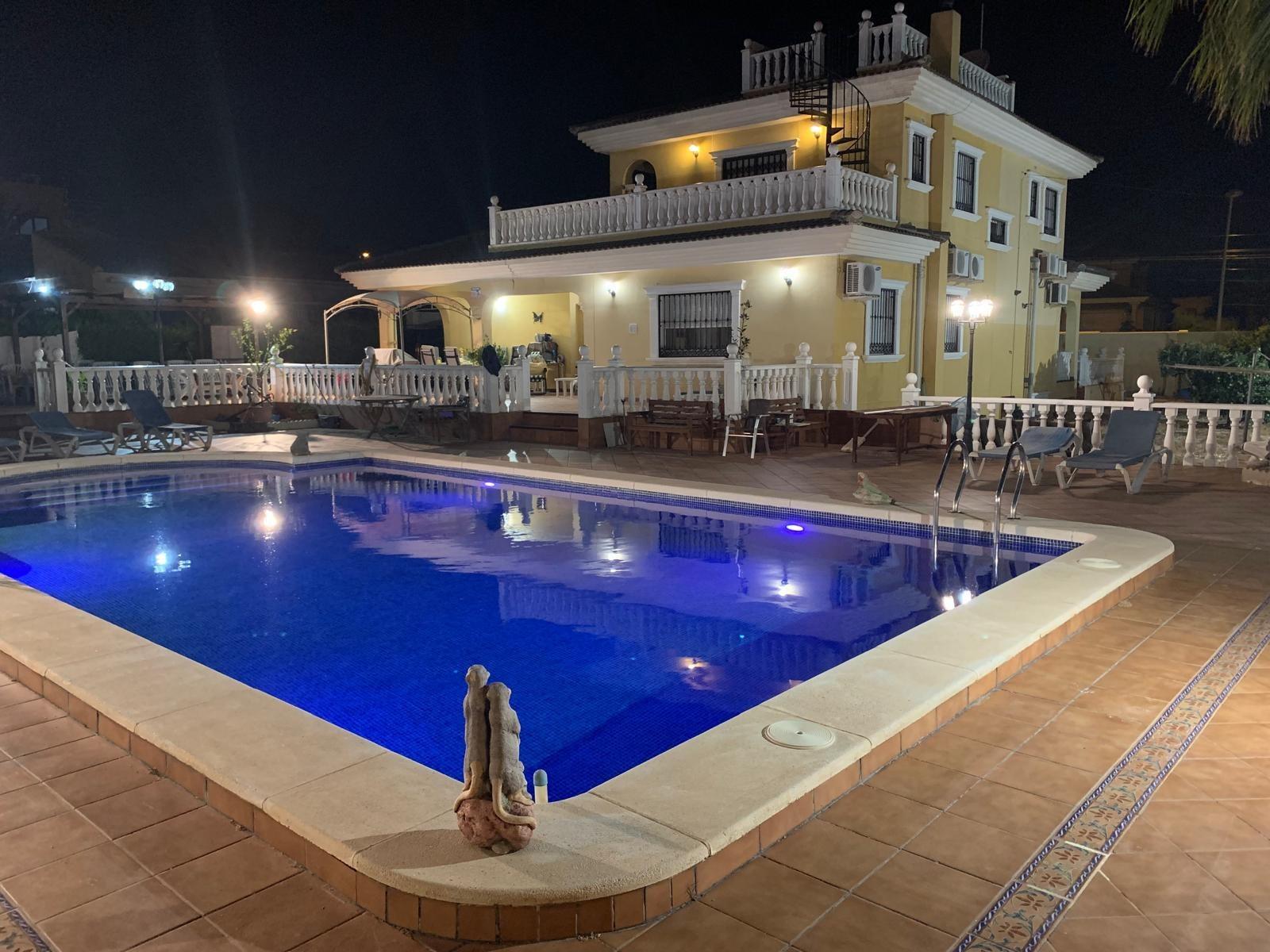 For sale - 6 Bedroom 6 Bathroom Villa in Torrevieja - Los Balcones - Los Altos Del Edén  - Alicante