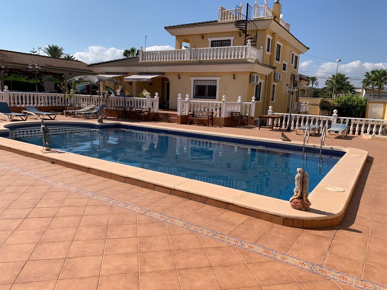 For sale - 6 Bedroom 6 Bathroom Villa in Torrevieja - Los Balcones - Los Altos Del Edén  - Alicante
