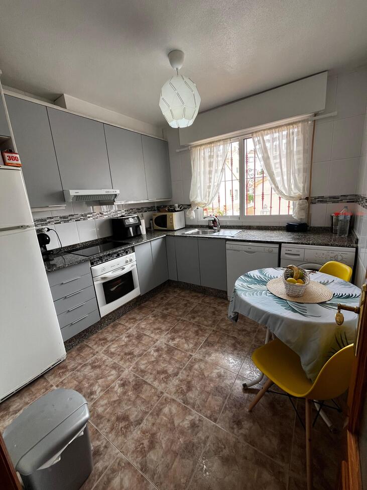 For sale - 3 Bedroom 2 Bathroom Town House Penthouse in Torrevieja - La Florida  - Alicante