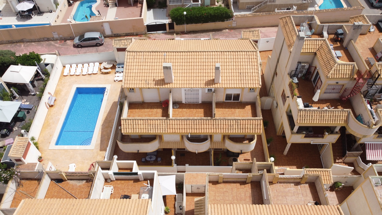 For sale - 3 Bedroom 2 Bathroom Town House Penthouse in Torrevieja - La Florida  - Alicante