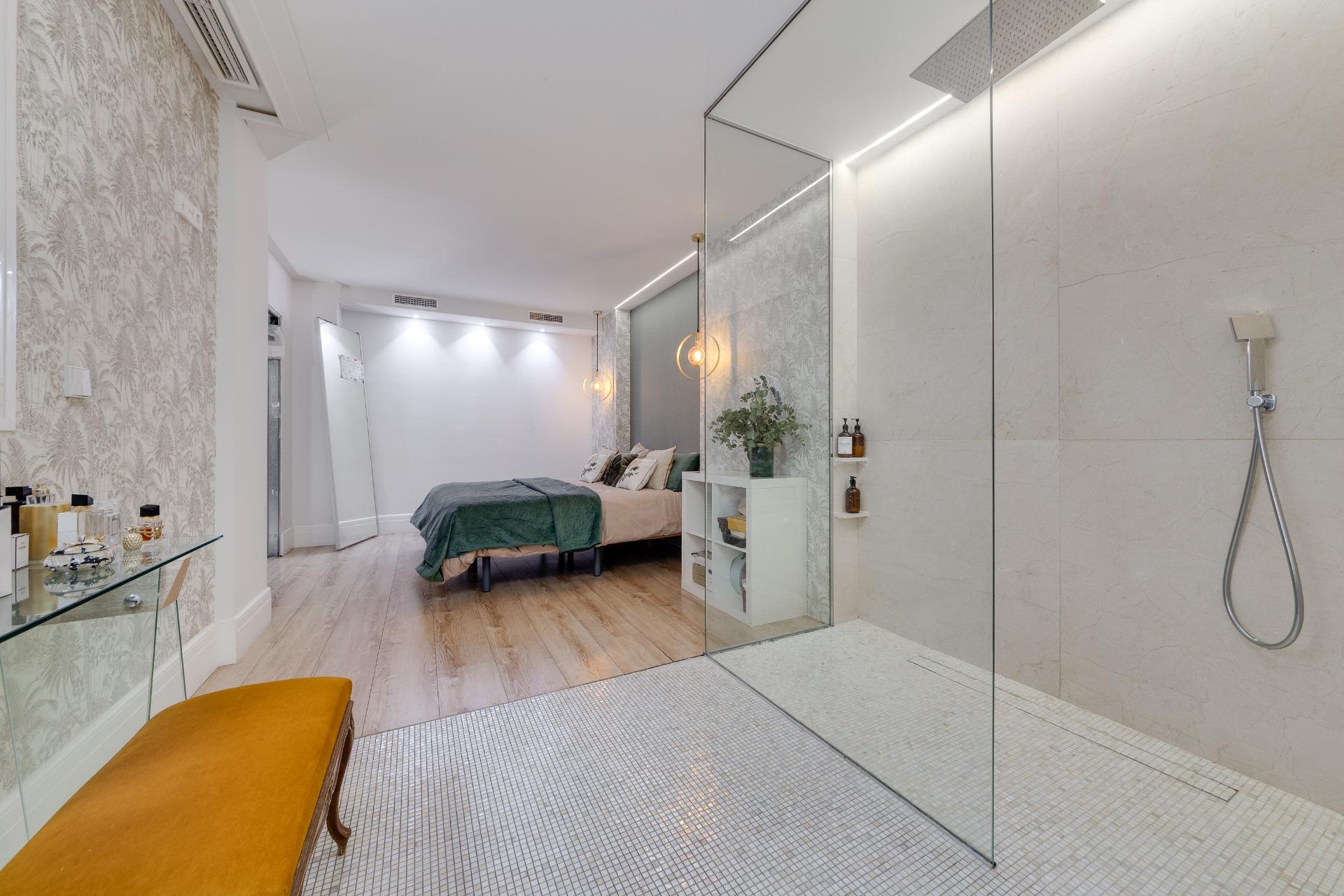For sale - 4 Bedroom 3 Bathroom Apartment in Torrevieja - Playa Del Cura  - Alicante