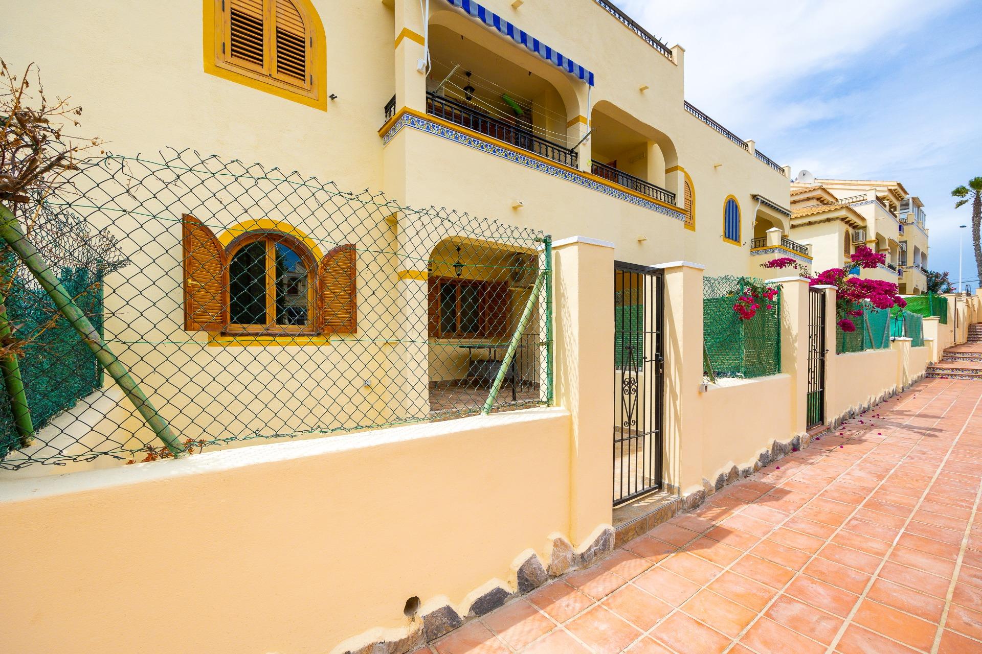 For sale - 2 Bedroom 1 Bathroom Bungalow in Torrevieja - Torre La Mata  - Alicante