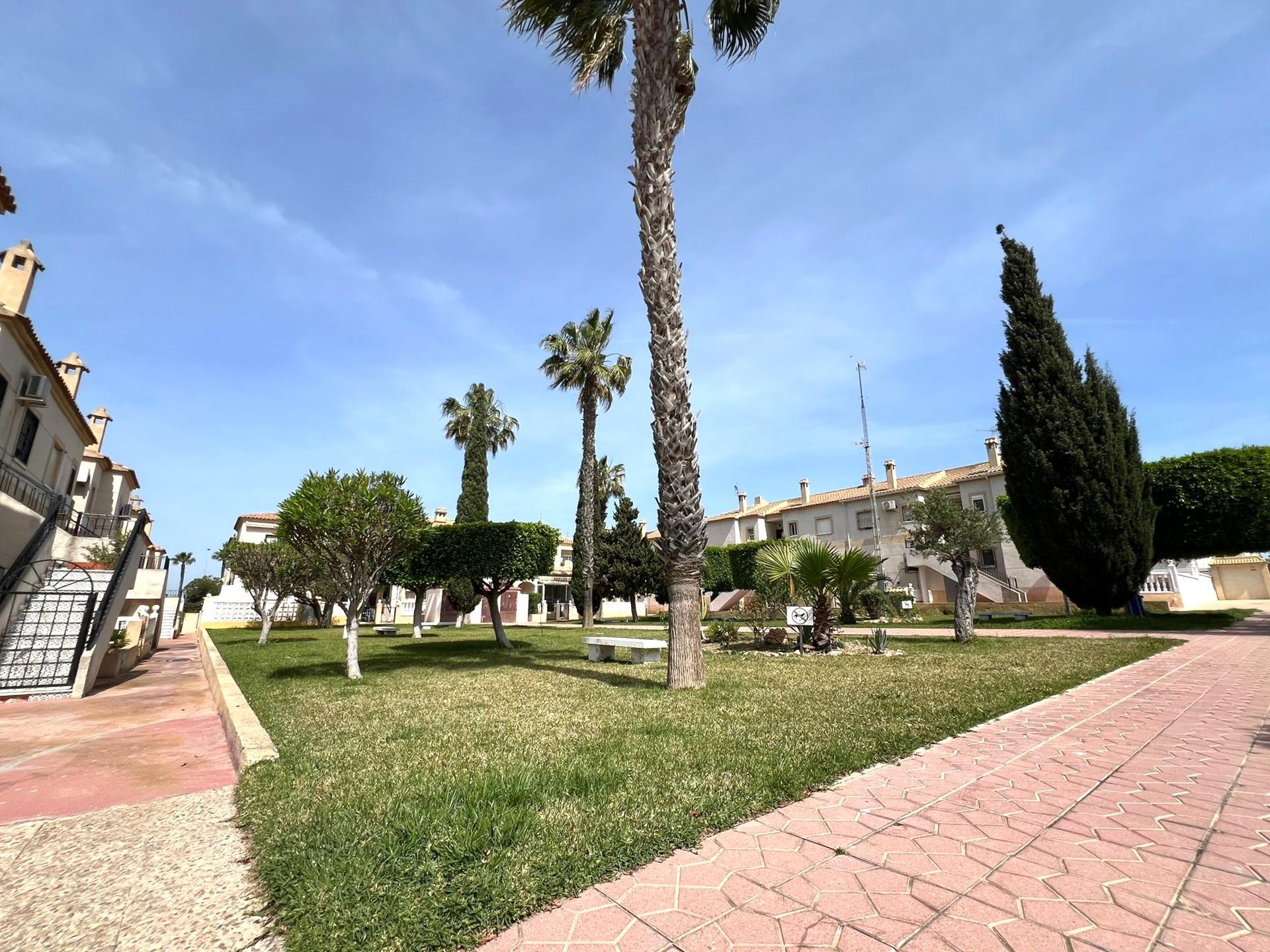 For sale - 2 Bedroom 1 Bathroom Bungalow in Torrevieja - aguas nuevas  - Alicante