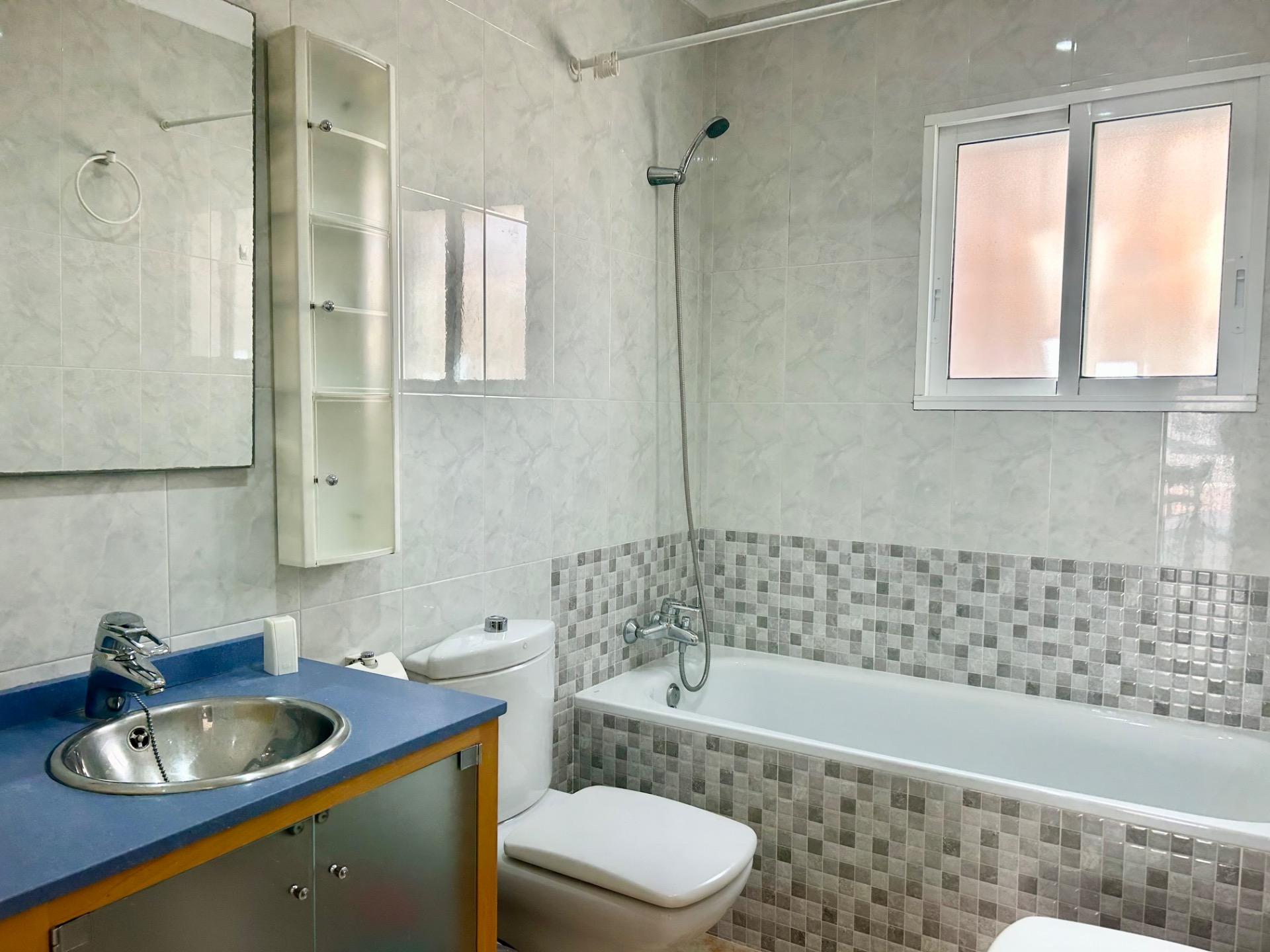 For sale - 3 Bedroom 2 Bathroom Villa in Torrevieja - San Luis  - Alicante