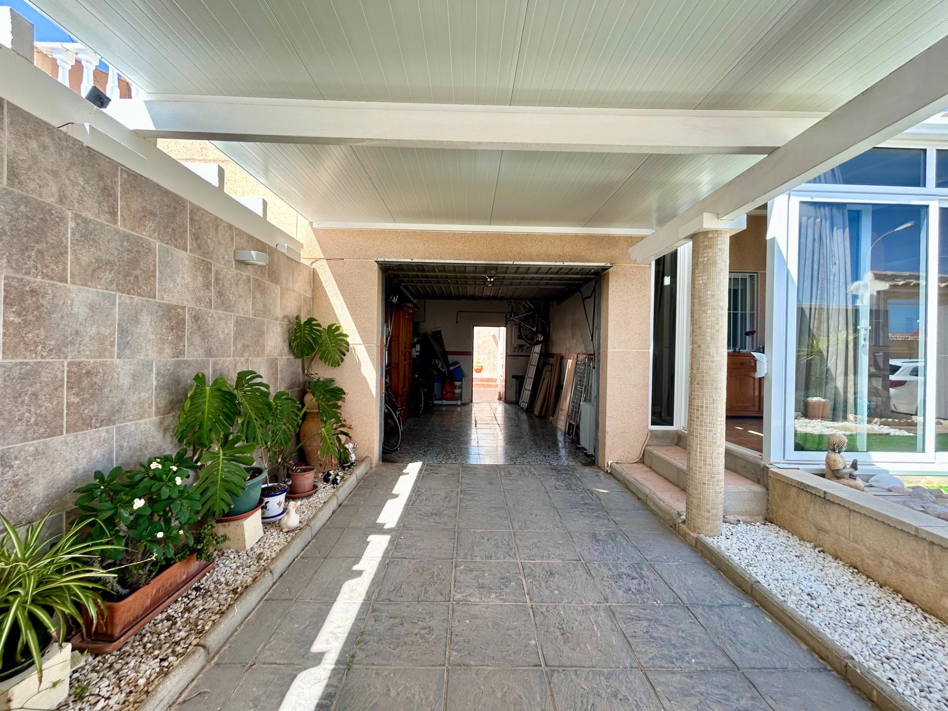 For sale - 3 Bedroom 2 Bathroom Villa in Torrevieja - San Luis  - Alicante