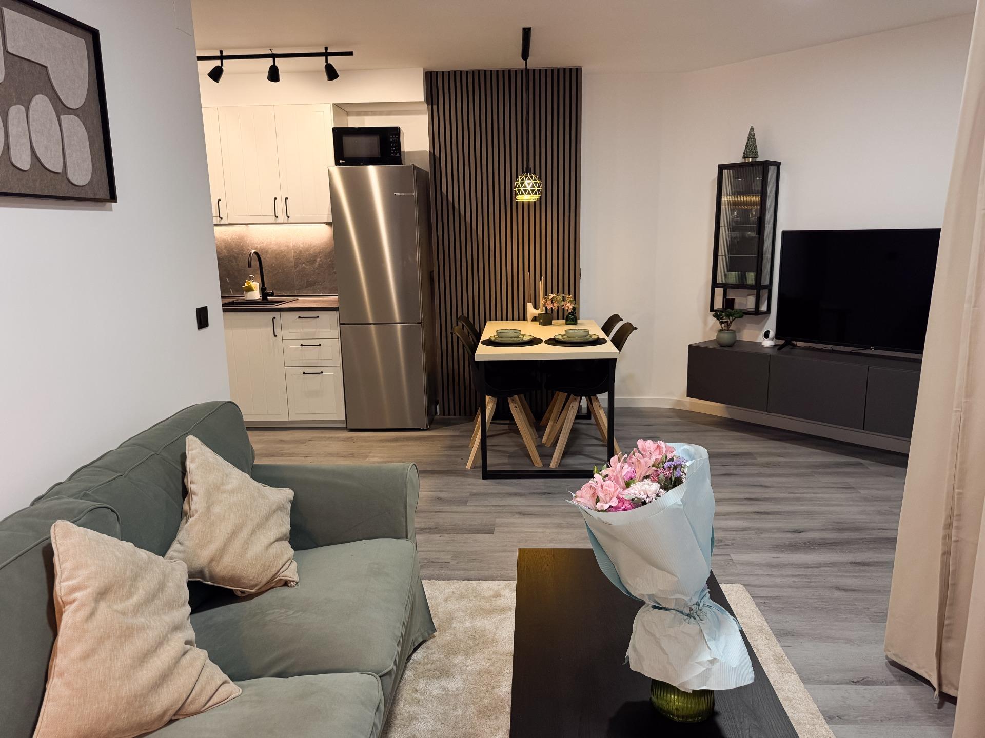 For sale - 2 Bedroom 1 Bathroom Apartment in Torrevieja - Centro  - Alicante