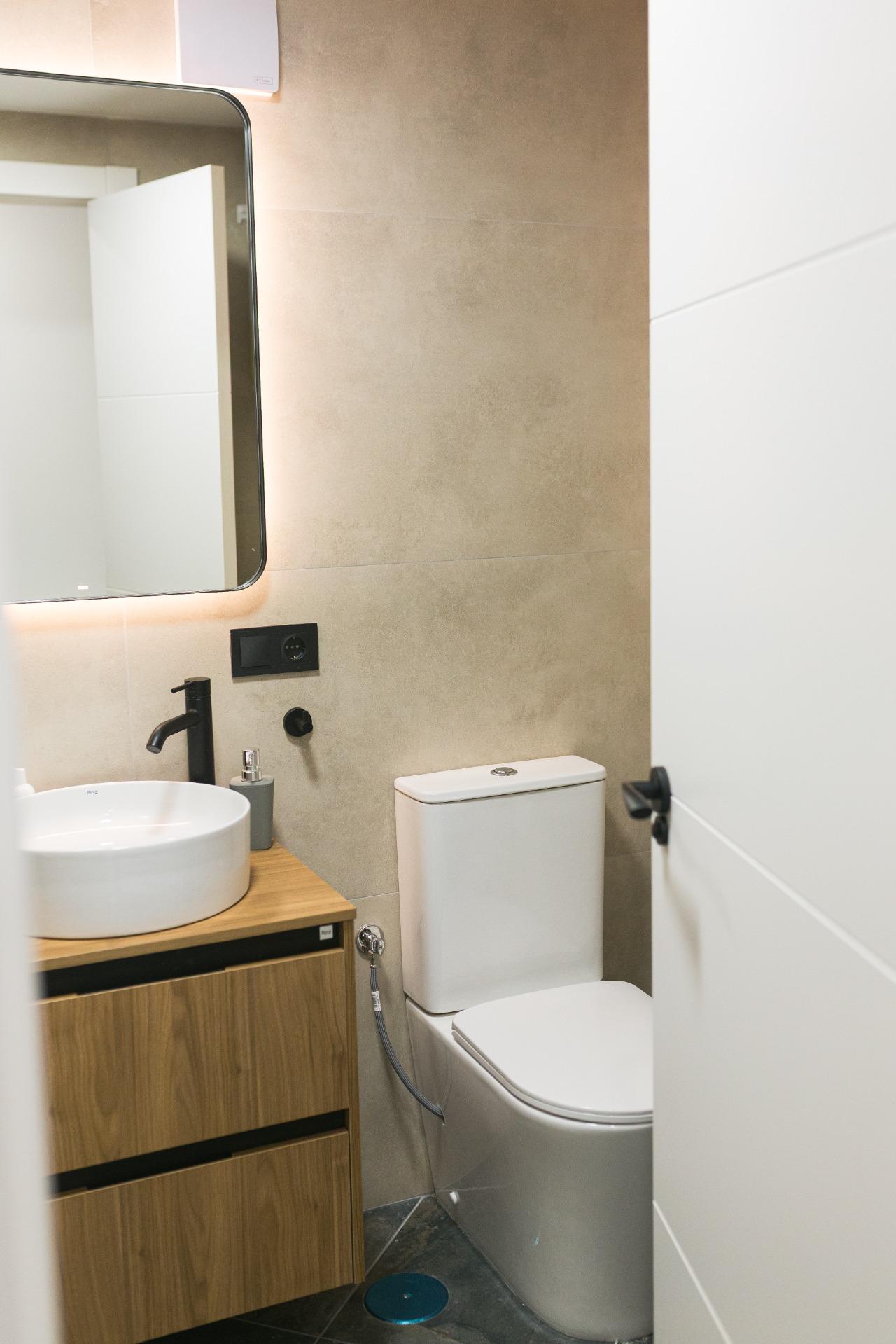 For sale - 2 Bedroom 1 Bathroom Apartment in Torrevieja - Centro  - Alicante