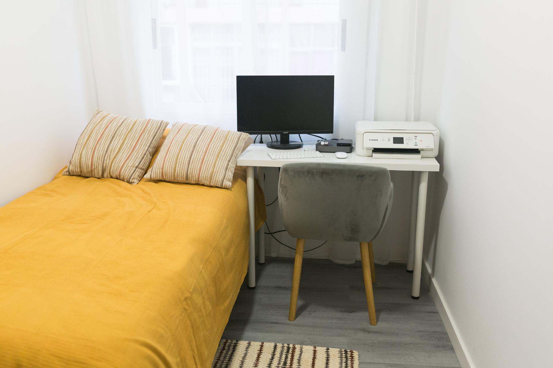 For sale - 2 Bedroom 1 Bathroom Apartment in Torrevieja - Centro  - Alicante