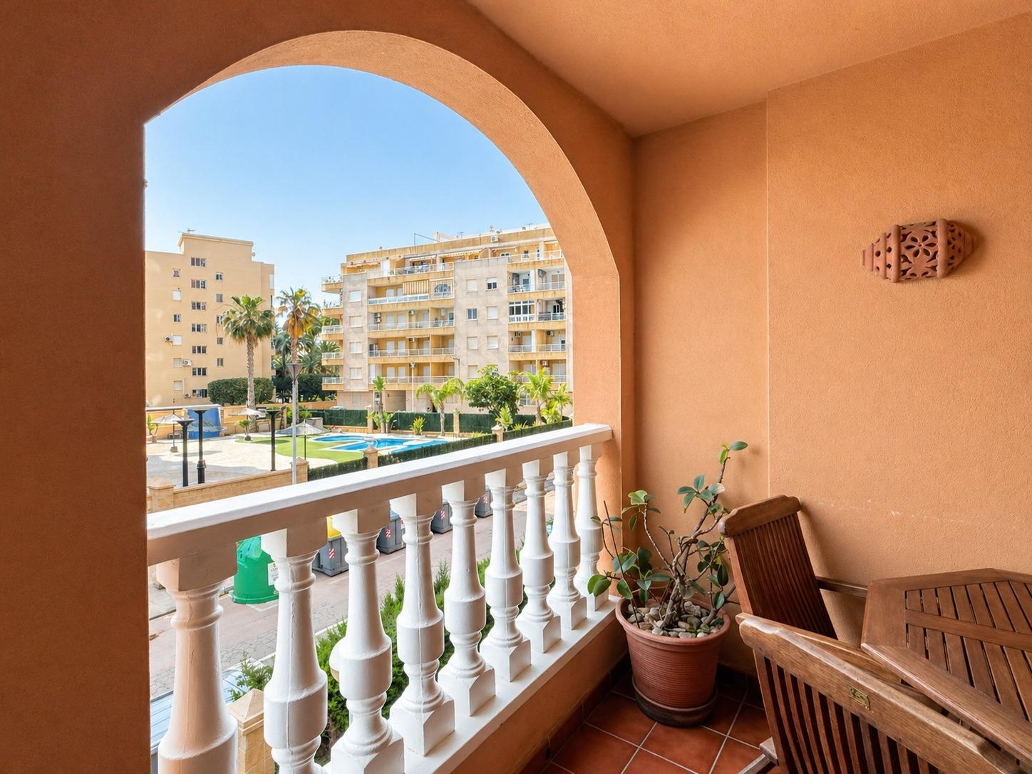 For sale - 3 Bedroom 2 Bathroom Apartment in Torrevieja - Los Frutales  - Alicante