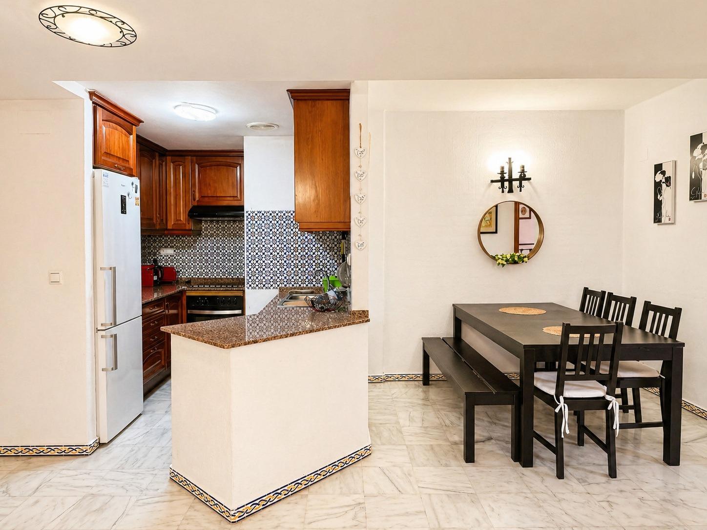 For sale - 3 Bedroom 2 Bathroom Apartment in Torrevieja - Los Frutales  - Alicante