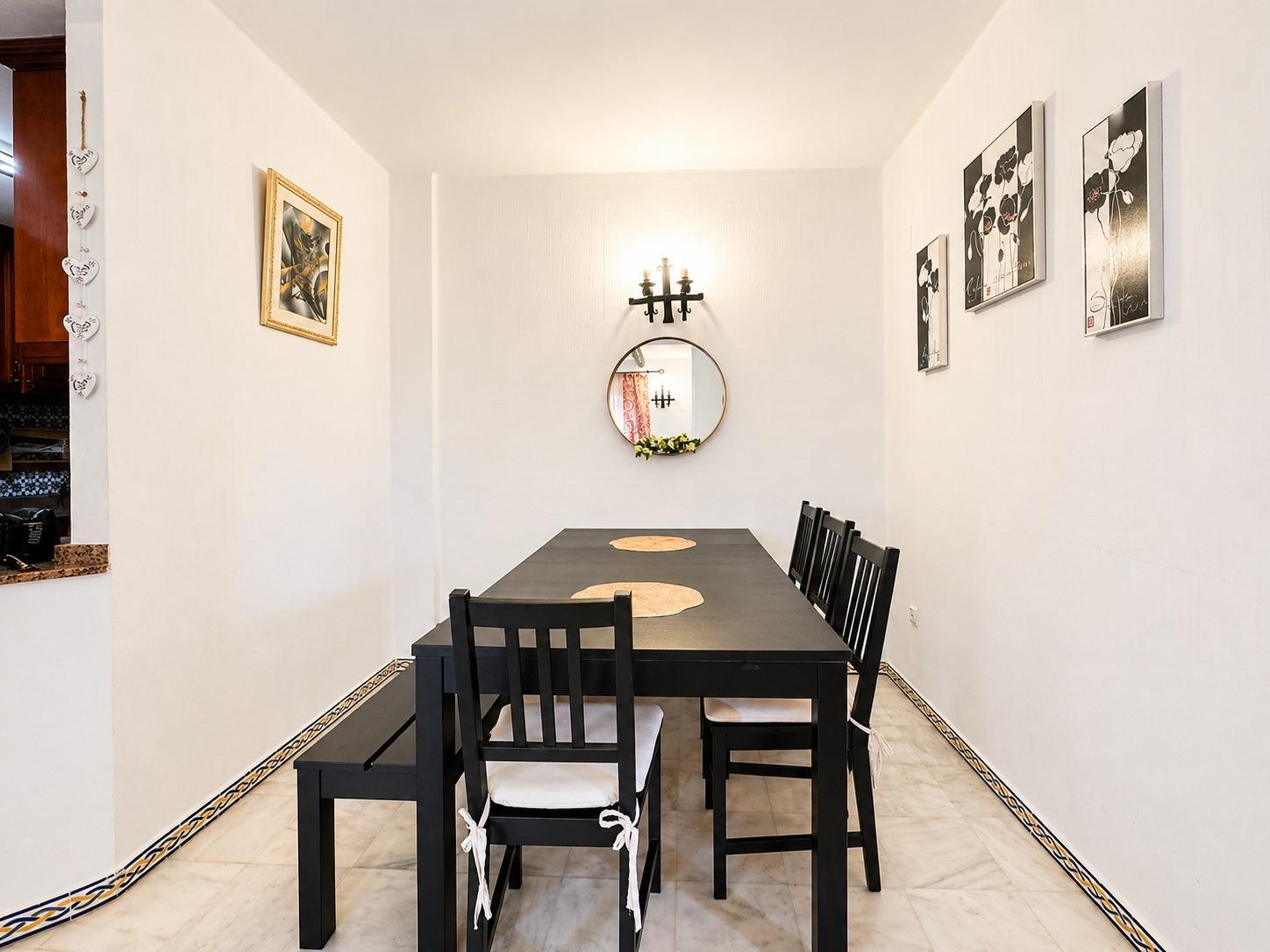 For sale - 3 Bedroom 2 Bathroom Apartment in Torrevieja - Los Frutales  - Alicante