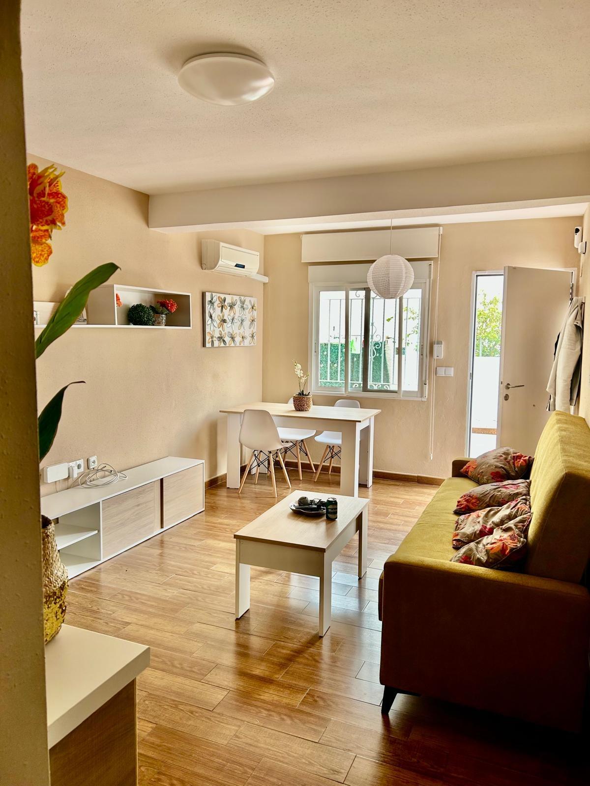 For sale - 2 Bedroom 1 Bathroom Apartment in Torrevieja - Sector 25  - Alicante