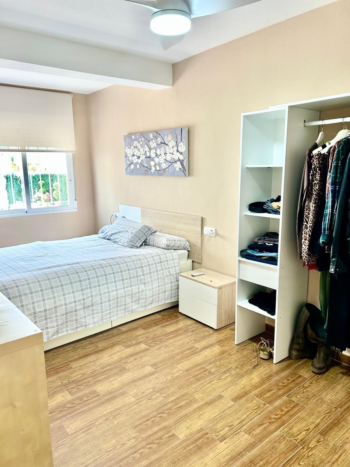 For sale - 2 Bedroom 1 Bathroom Apartment in Torrevieja - Sector 25  - Alicante
