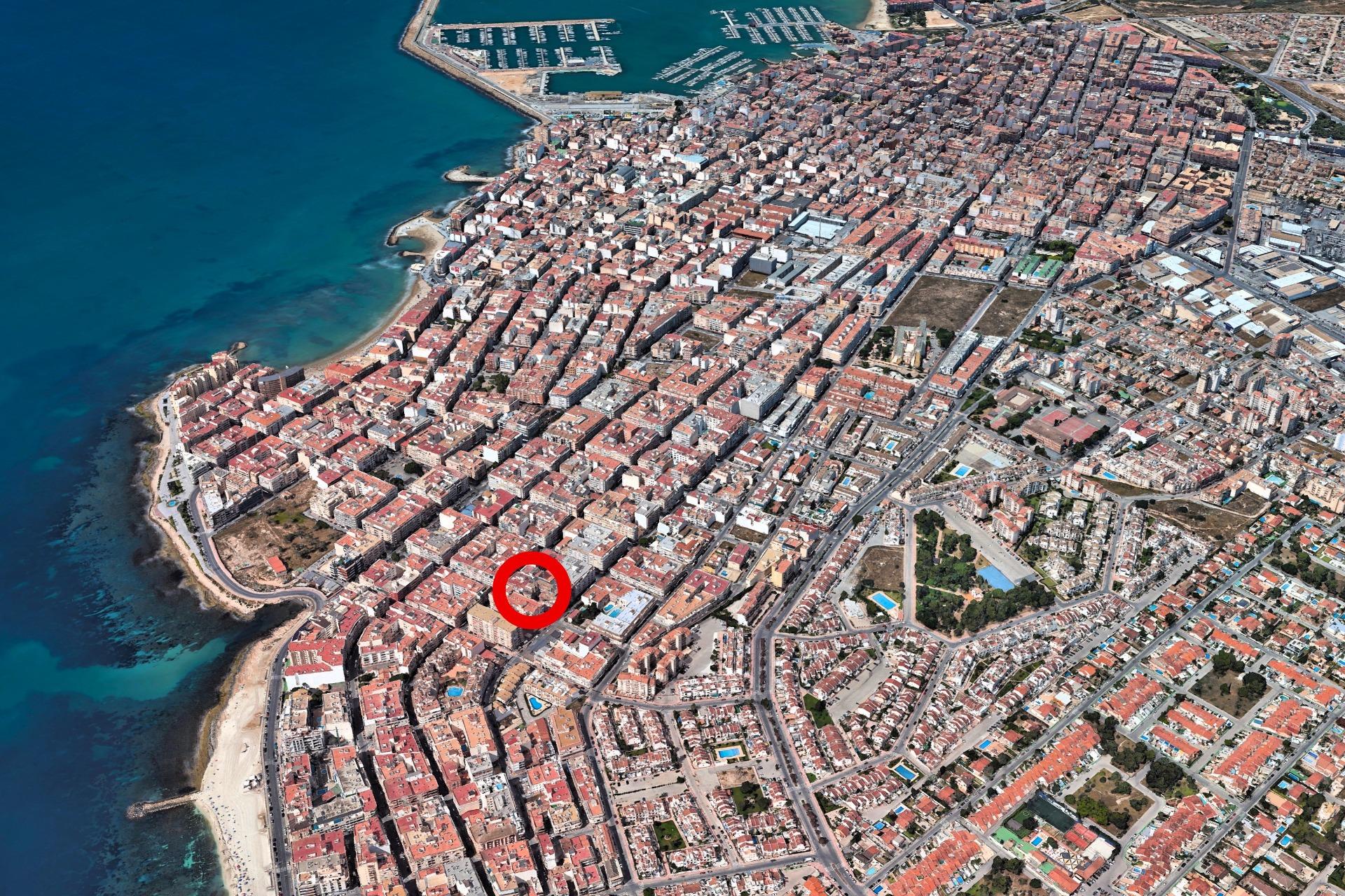 For sale - 2 Bedroom 1 Bathroom Apartment in Torrevieja - Curva Del Palangre  - Alicante