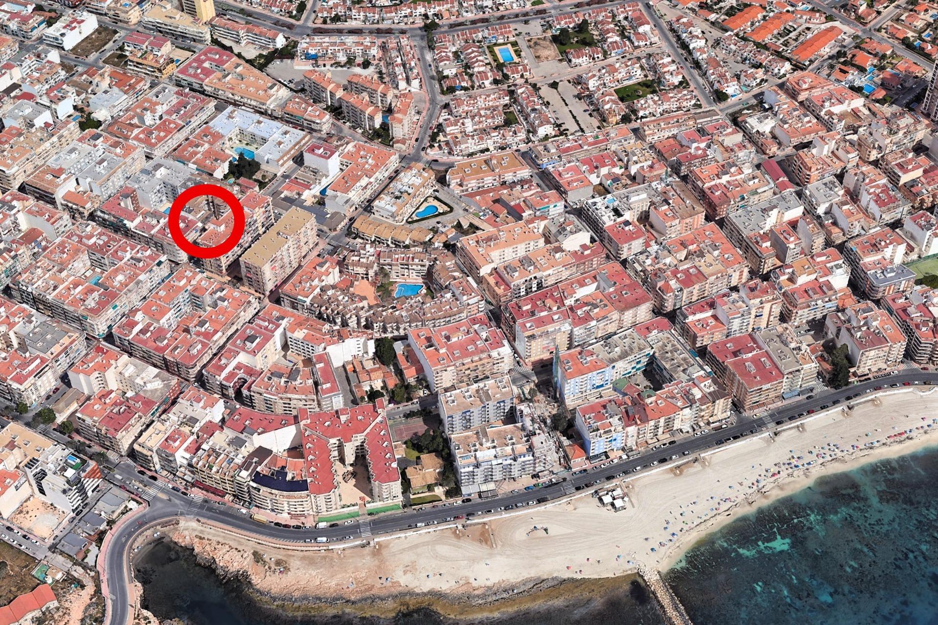 For sale - 2 Bedroom 1 Bathroom Apartment in Torrevieja - Curva Del Palangre  - Alicante