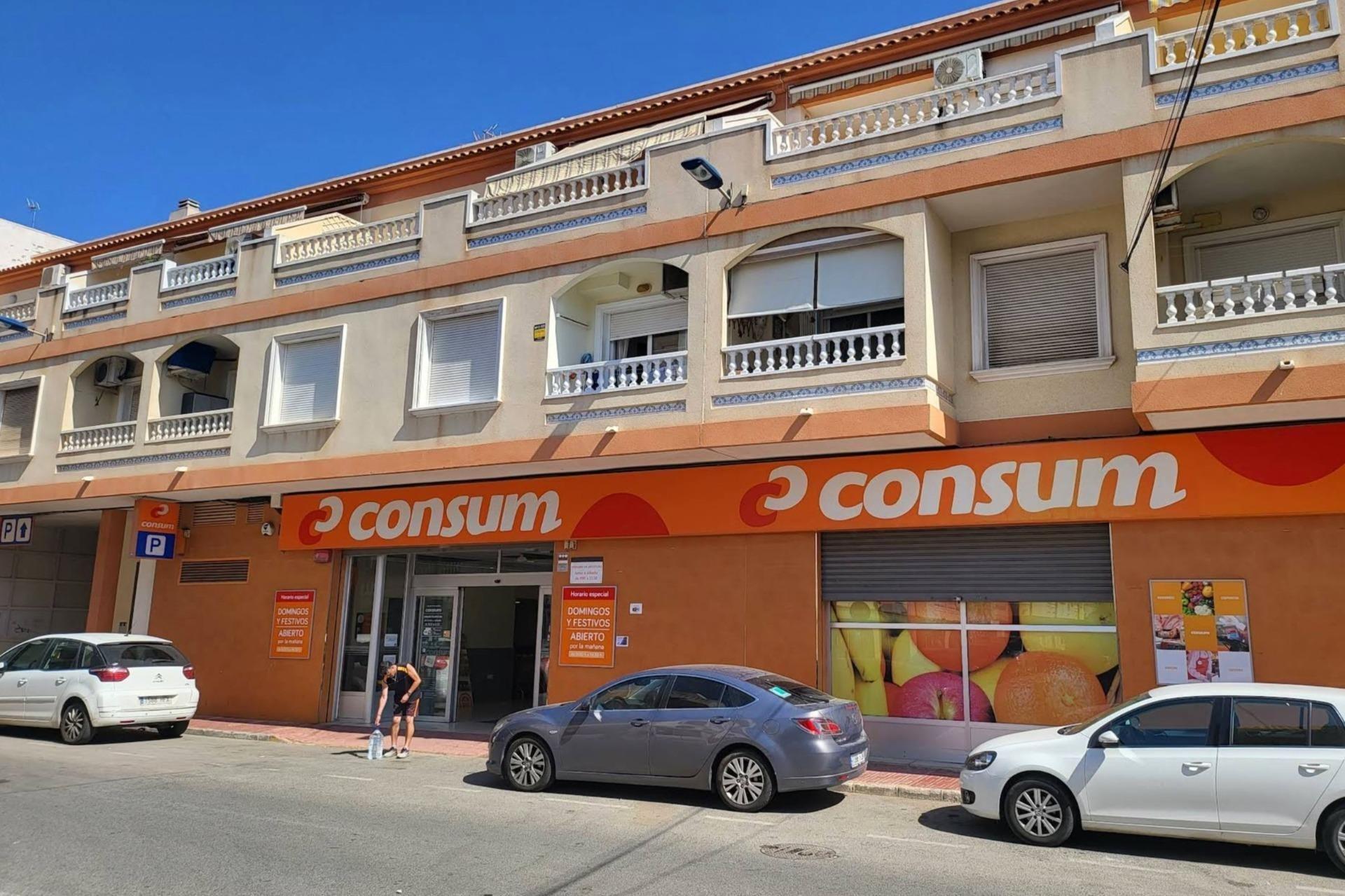 For sale - 2 Bedroom 1 Bathroom Apartment in Torrevieja - Curva Del Palangre  - Alicante