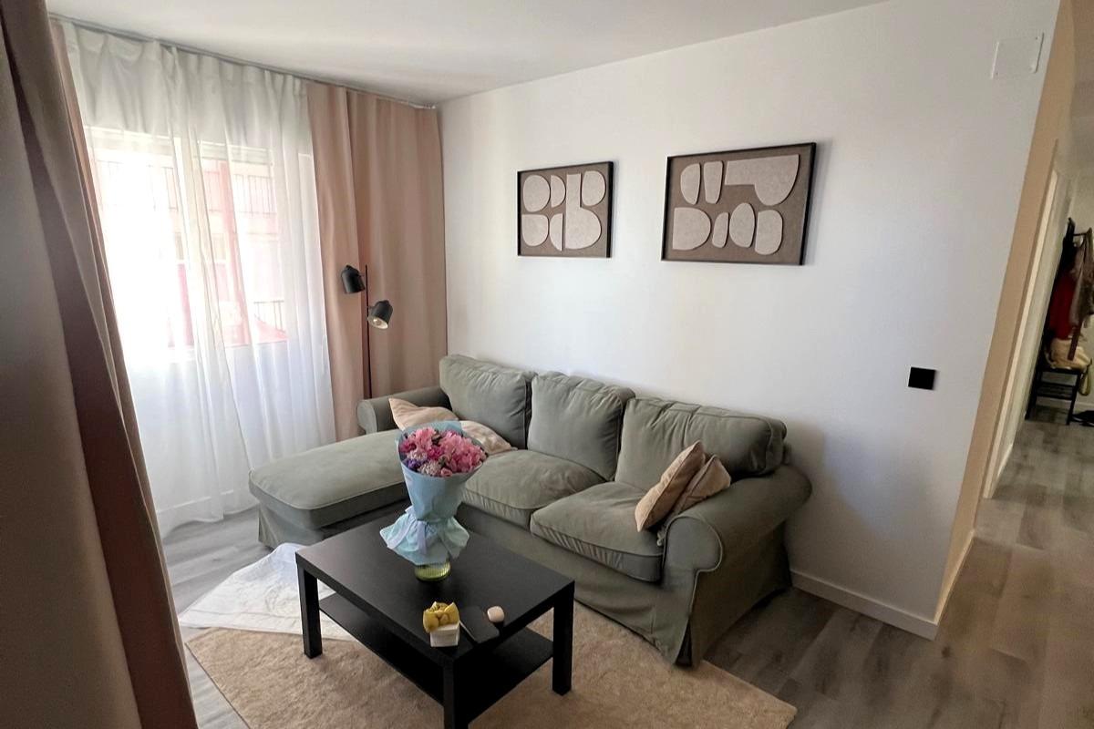 For sale - 2 Bedroom 1 Bathroom Apartment in Torrevieja - Curva Del Palangre  - Alicante