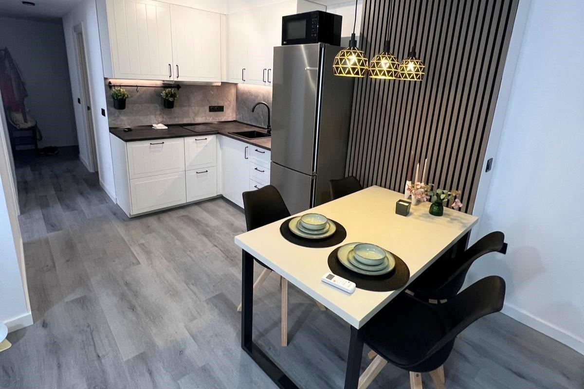 For sale - 2 Bedroom 1 Bathroom Apartment in Torrevieja - Curva Del Palangre  - Alicante