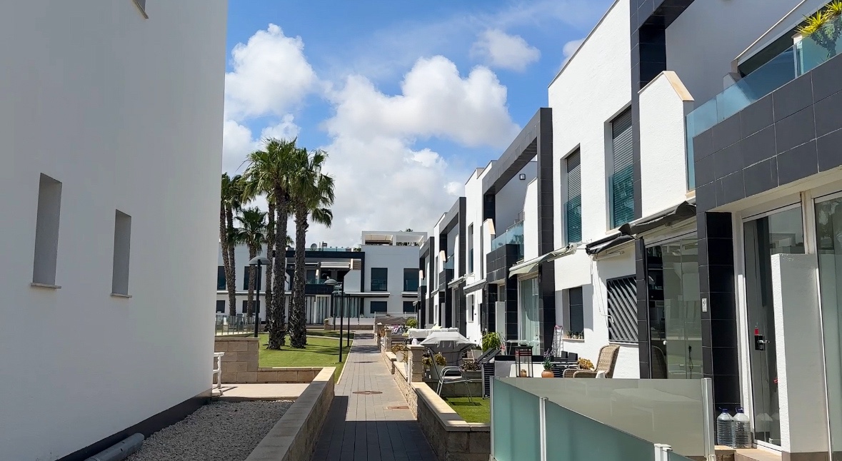 For sale - 2 Bedroom 2 Bathroom Apartment in La Zenia - Costa Blanca  - Alicante