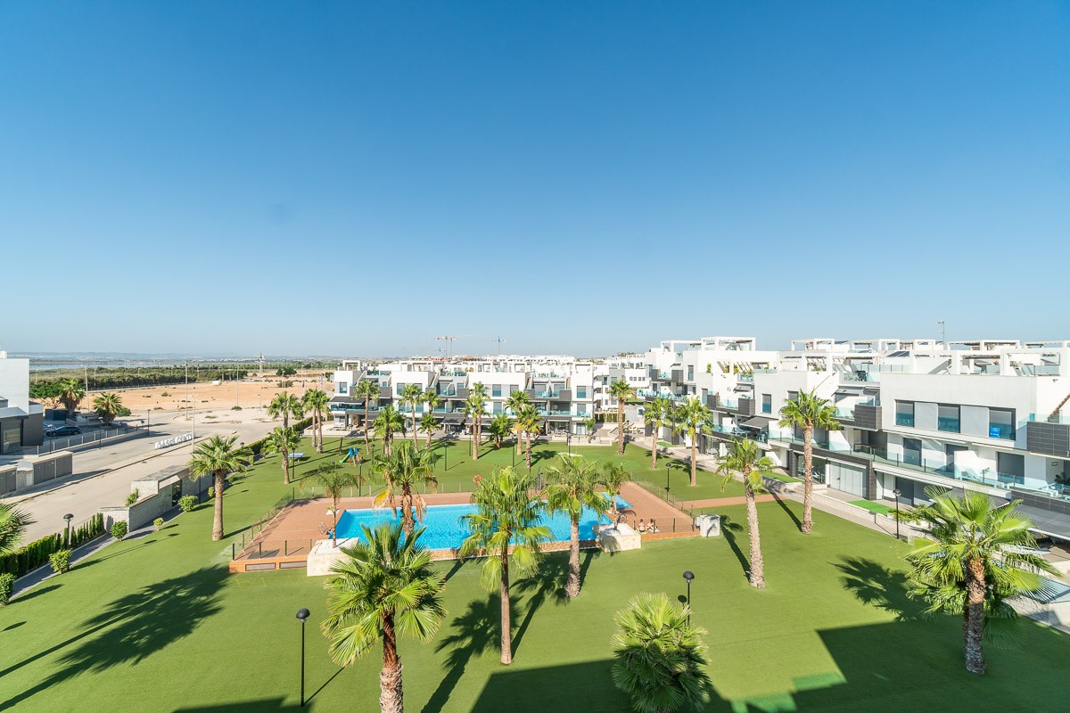 For sale - 2 Bedroom 2 Bathroom Apartment in El Raso - Costa Blanca  - Alicante