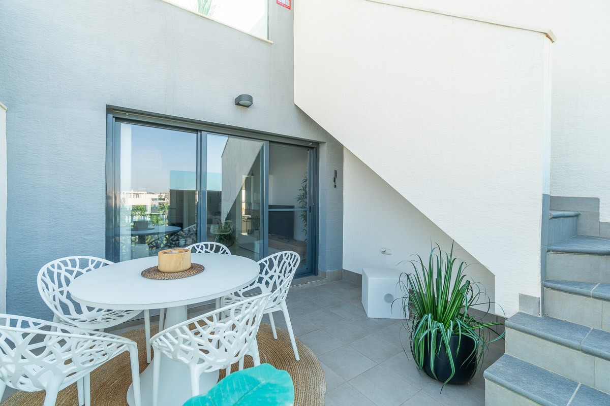 For sale - 2 Bedroom 2 Bathroom Apartment in El Raso - Costa Blanca  - Alicante