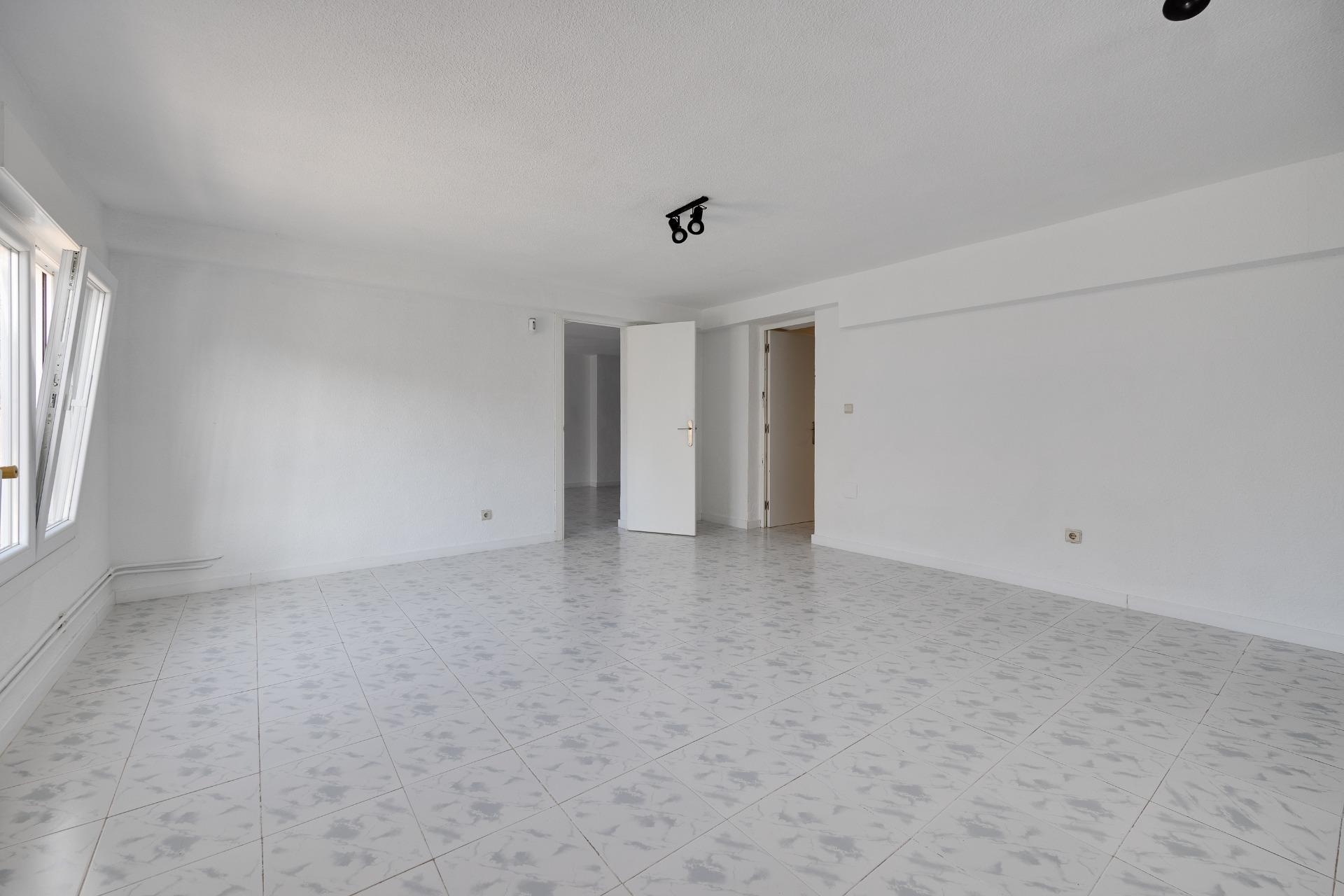 For sale - 3 Bedroom 3 Bathroom Villa in Torrevieja - La Siesta - El Salado - Torreta  - Alicante