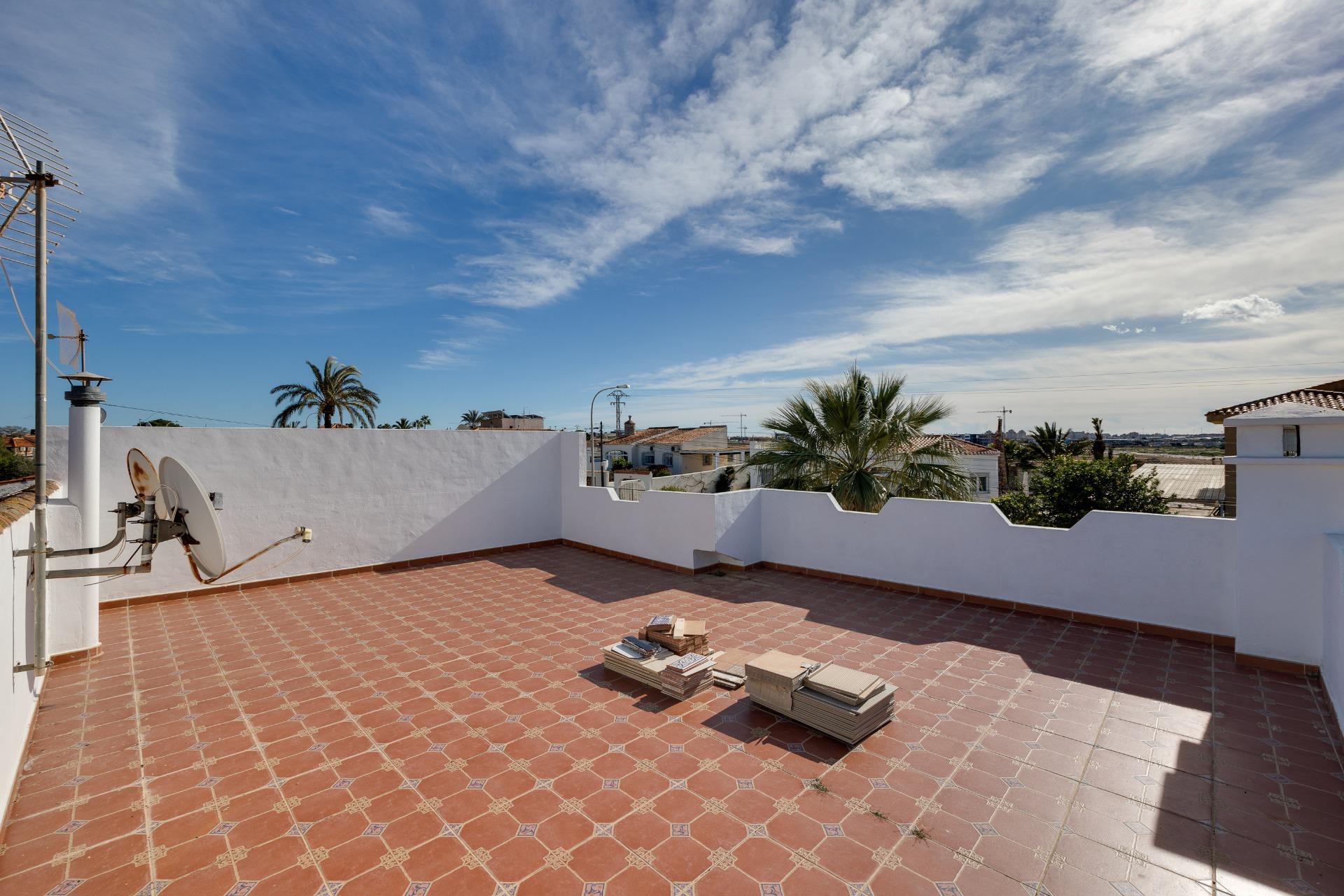 For sale - 3 Bedroom 3 Bathroom Villa in Torrevieja - La Siesta - El Salado - Torreta  - Alicante