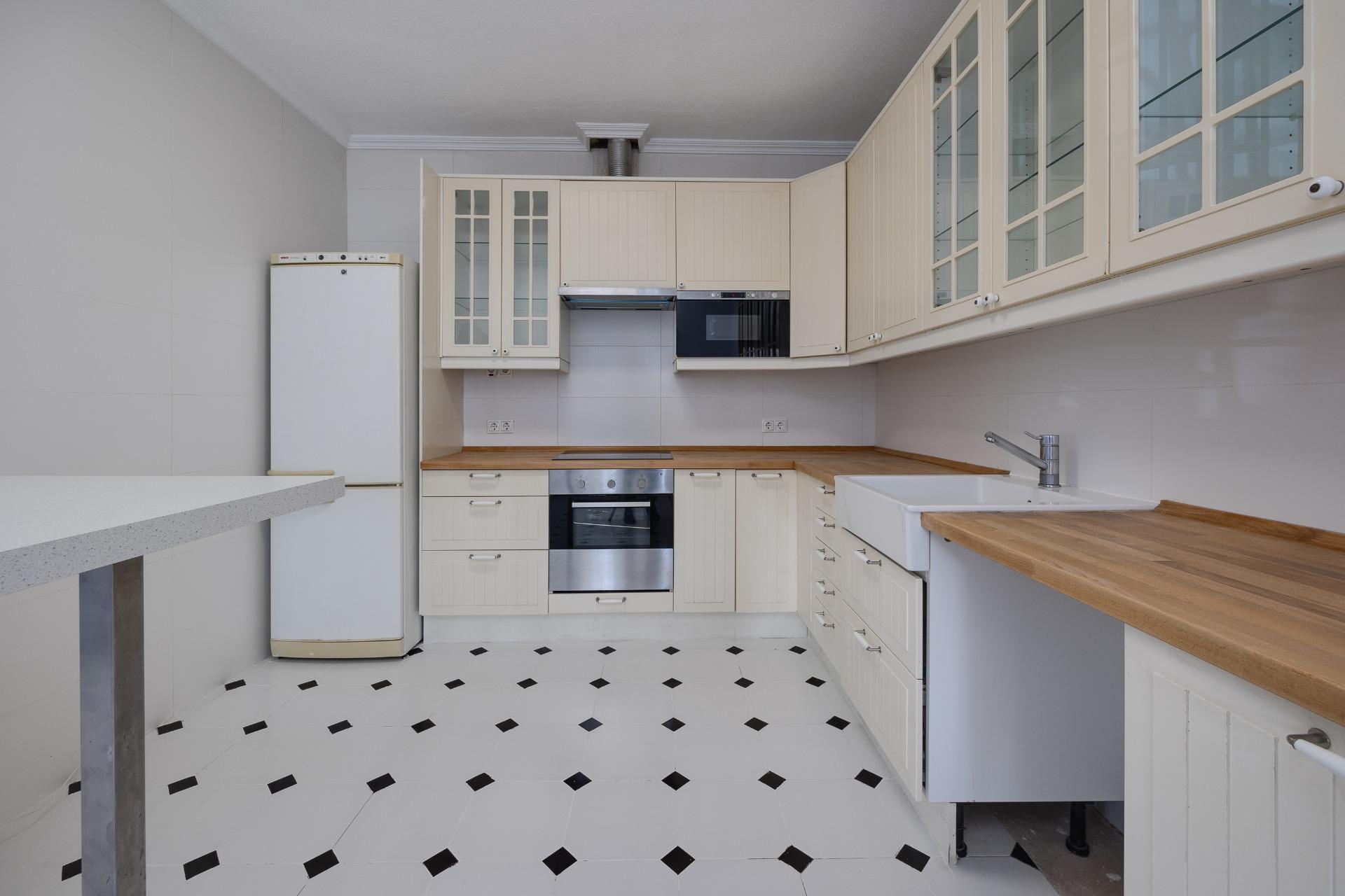 For sale - 3 Bedroom 3 Bathroom Villa in Torrevieja - La Siesta - El Salado - Torreta  - Alicante